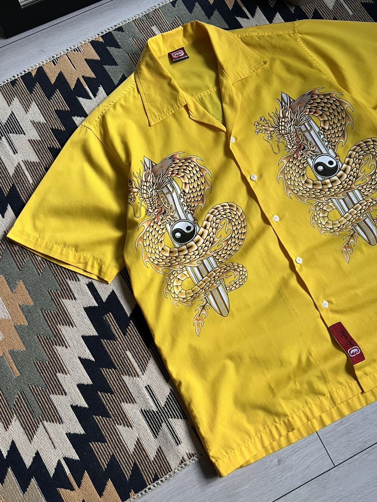 Ecko Unltd. Eckō Unltd. Vintage Dragon Japan Print Short Sleeve Shirt Size US XL / EU 56 / 4 - 4 Thumbnail