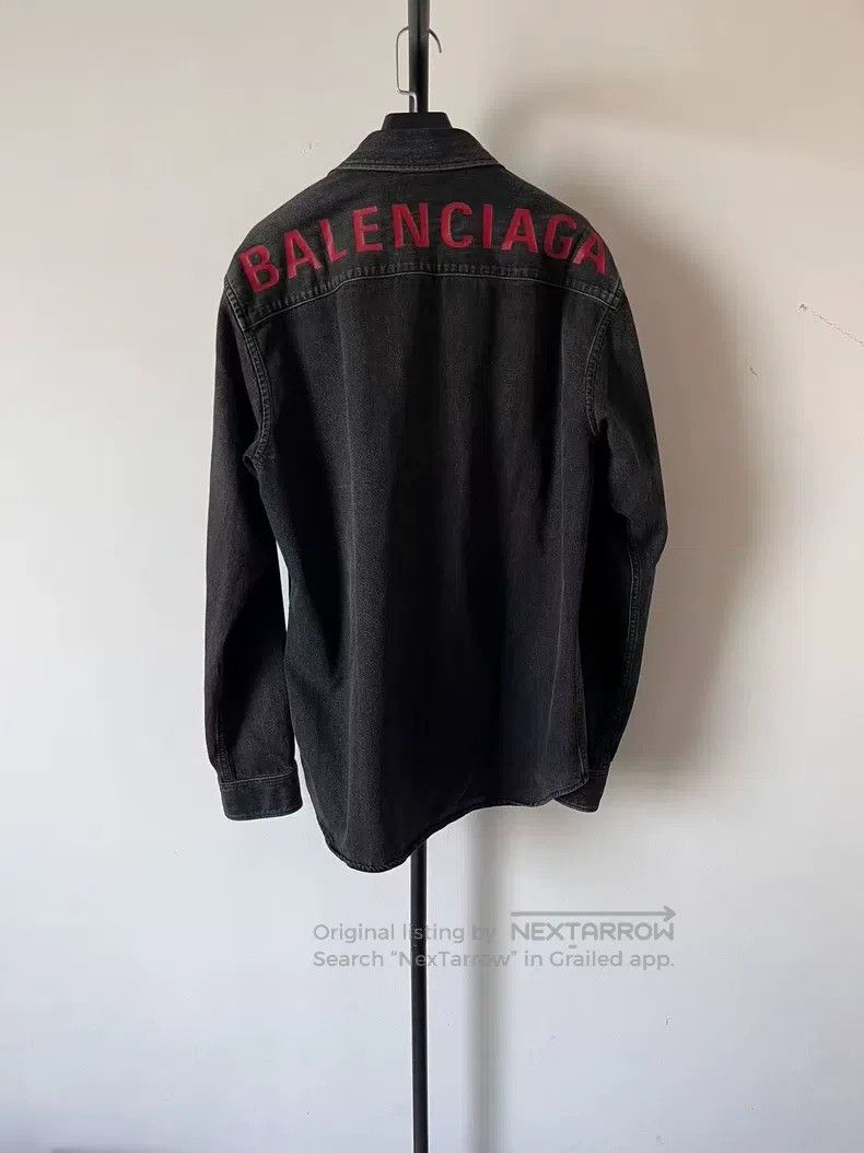 Balenciaga Balenciaga size 37 Back Red Letter Logo Denim Long Sleeve Size US S / EU 44-46 / 1 - 1 Thumbnail
