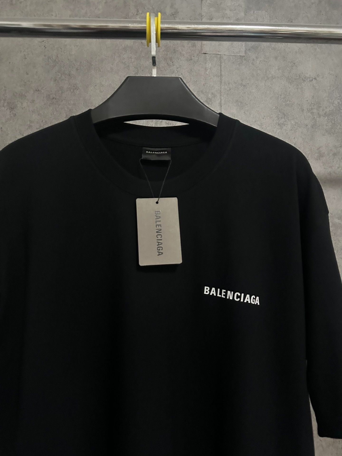 Balenciaga Balenciaga Short-Sleeve Logo Print T-Shirt Size US M / EU 48-50 / 2 - 2 Thumbnail