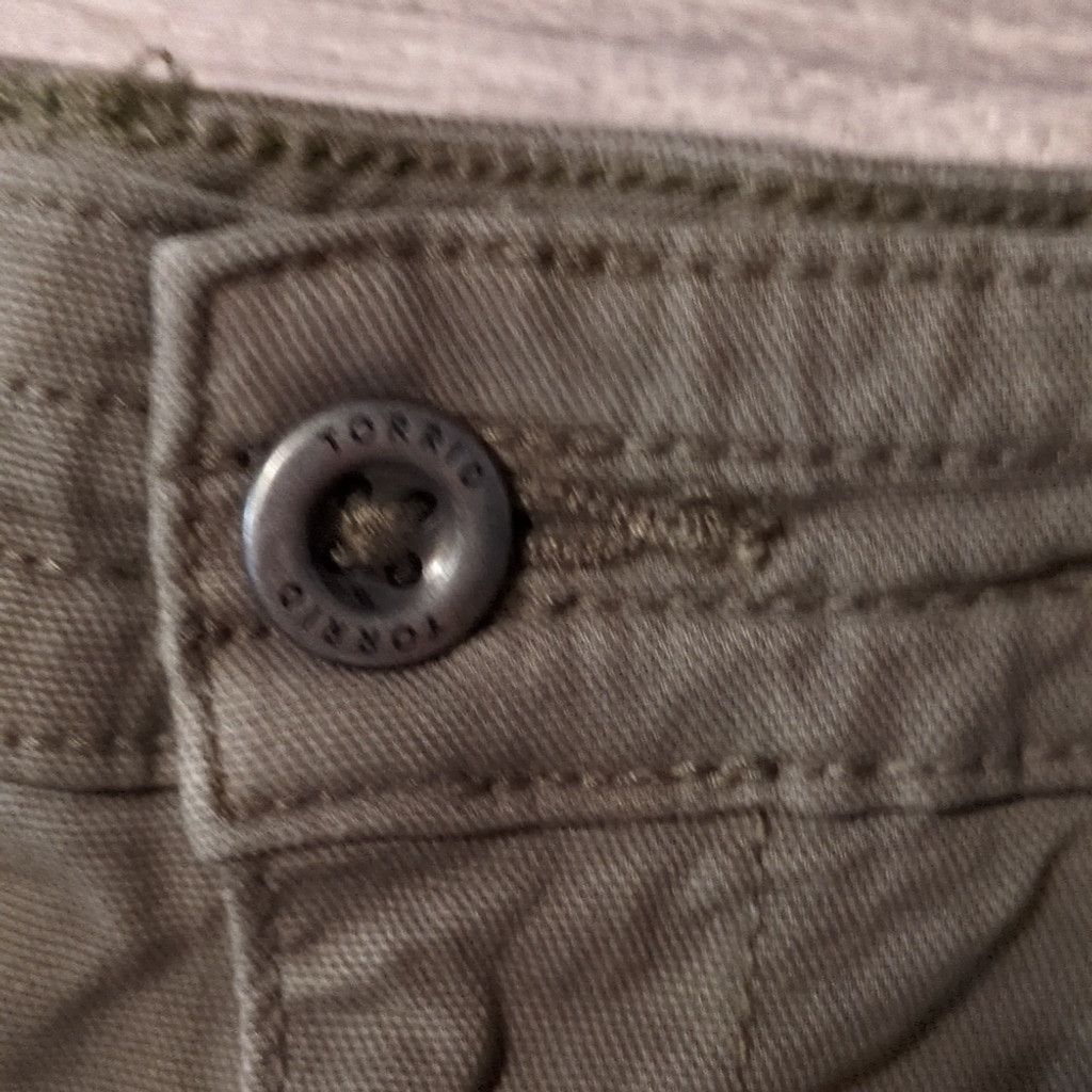 Torrid Torrid First At Fit Green Pants Size 16 Size 38" / US 16 / IT 52 - 3 Thumbnail