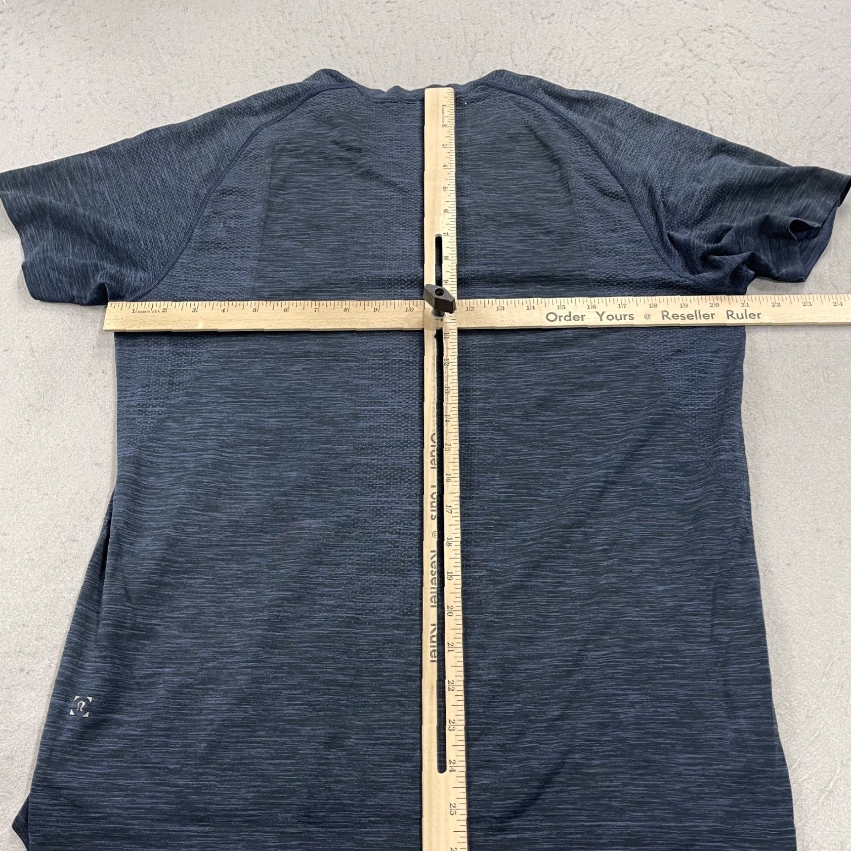 Lululemon Lululemon Shirt Mens Large Blue Heather Performance Gym Stretch Metal Vent Lift Size US L / EU 52-54 / 3 - 6 Thumbnail