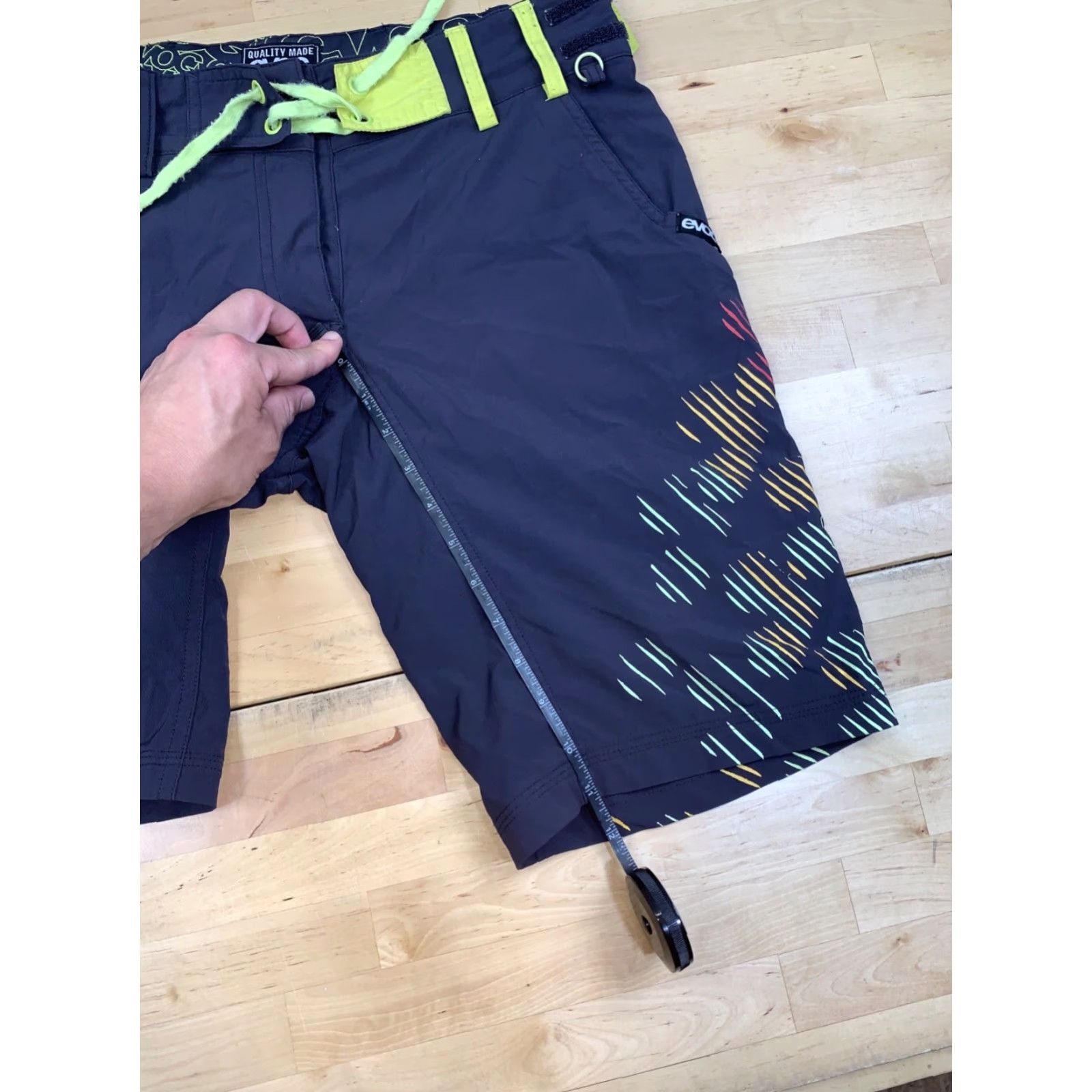 Vintage EVOC Mountain Bike Shorts Mens S Black Cargo Drawstring Casual Outdoor Size US 29 - 6 Thumbnail