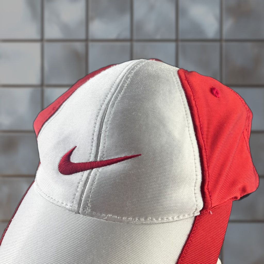 Nike VINTAGE Nike Swoosh Embroidered Y2K Hat One Size Fits Most Red Baseball Cap Mens 90s Adjustable Cotton Embroidered Cap Size ONE SIZE - 1 Thumbnail