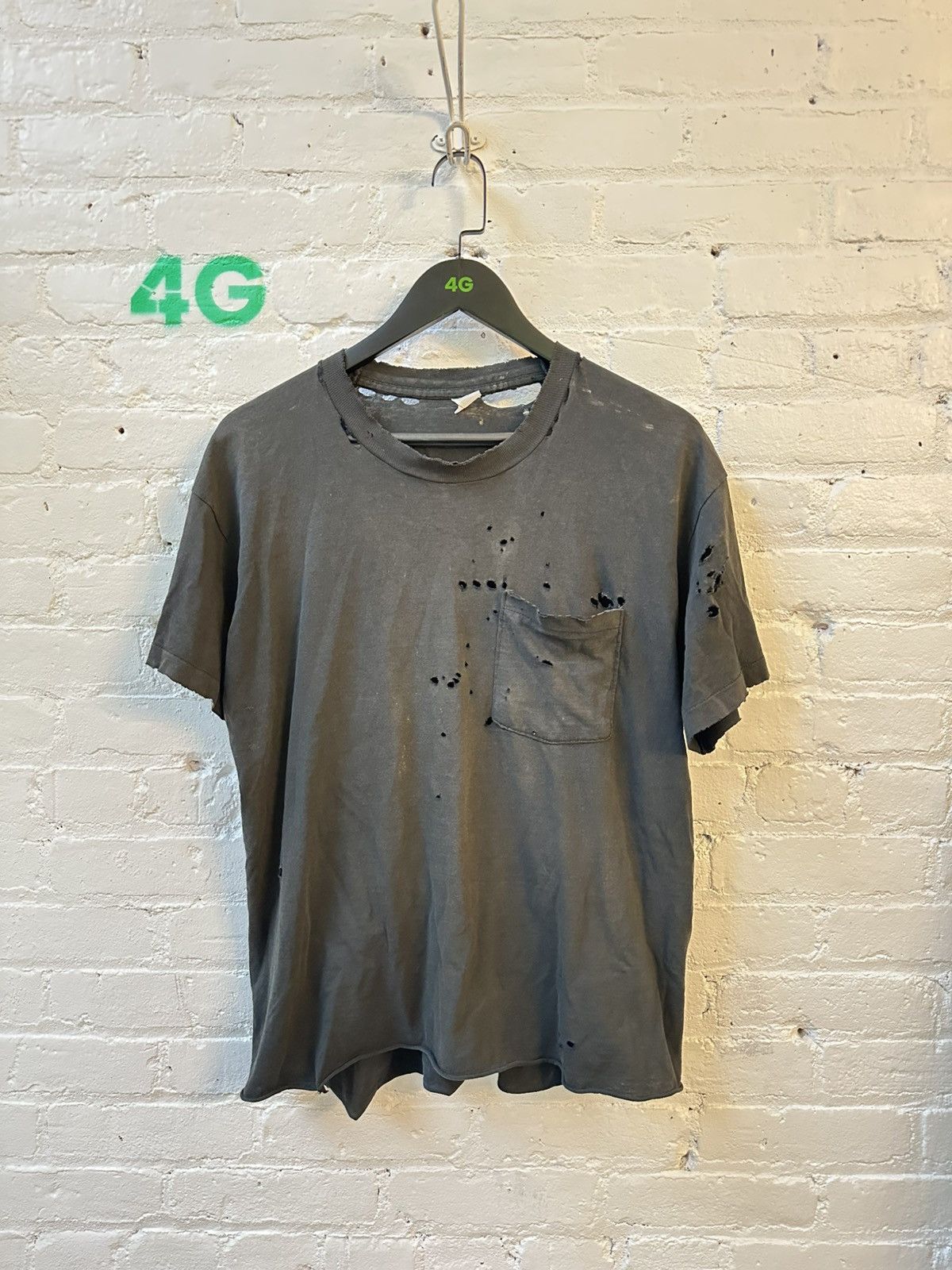 Vintage VINTAGE SINGLE STITCH THRASHED T SHIRT Size US L / EU 52-54 / 3 - 3 Thumbnail