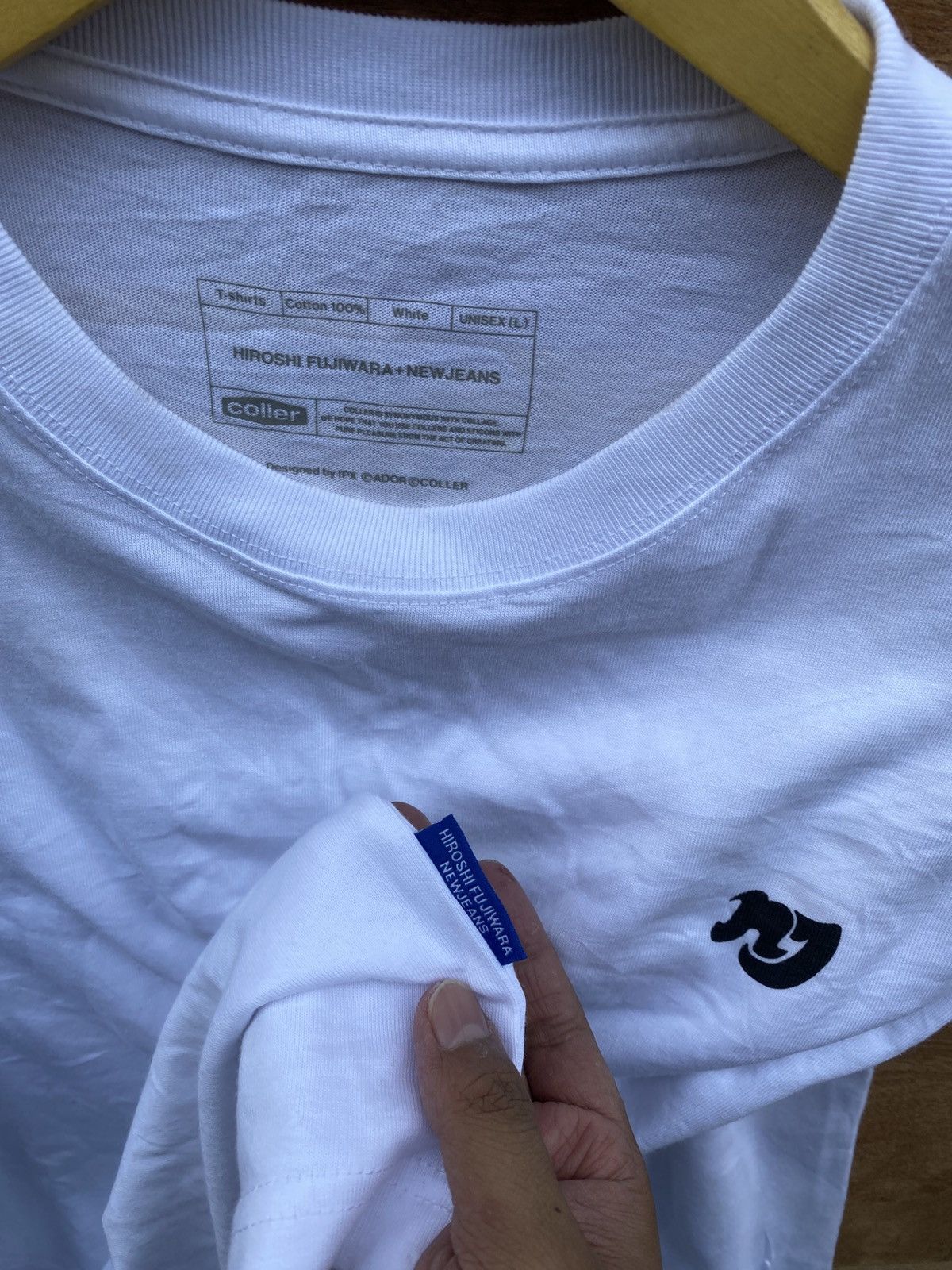 Hiroshi Fujiwara Hiroshi fujiwara + new jeans by ador coller longsleeve Size US L / EU 52-54 / 3 - 5 Thumbnail