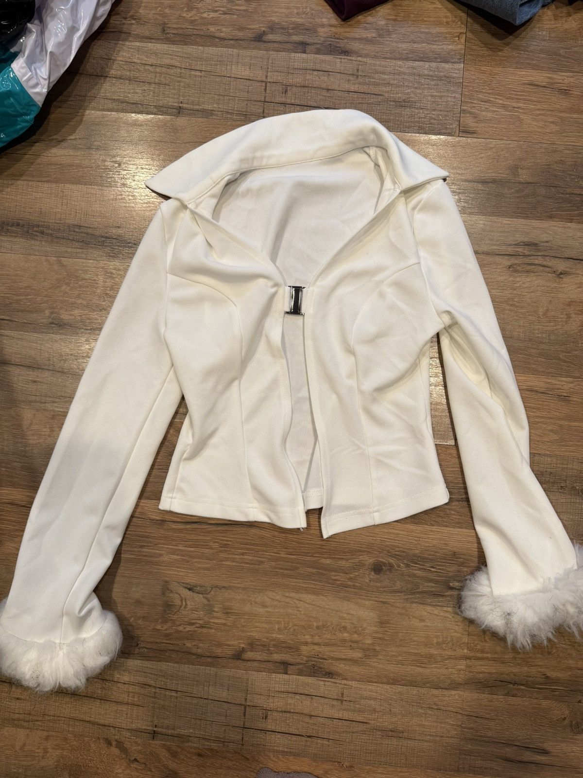Shein Fur Wrist White Blouse Size S / US 4 / IT 40 - 1 Thumbnail