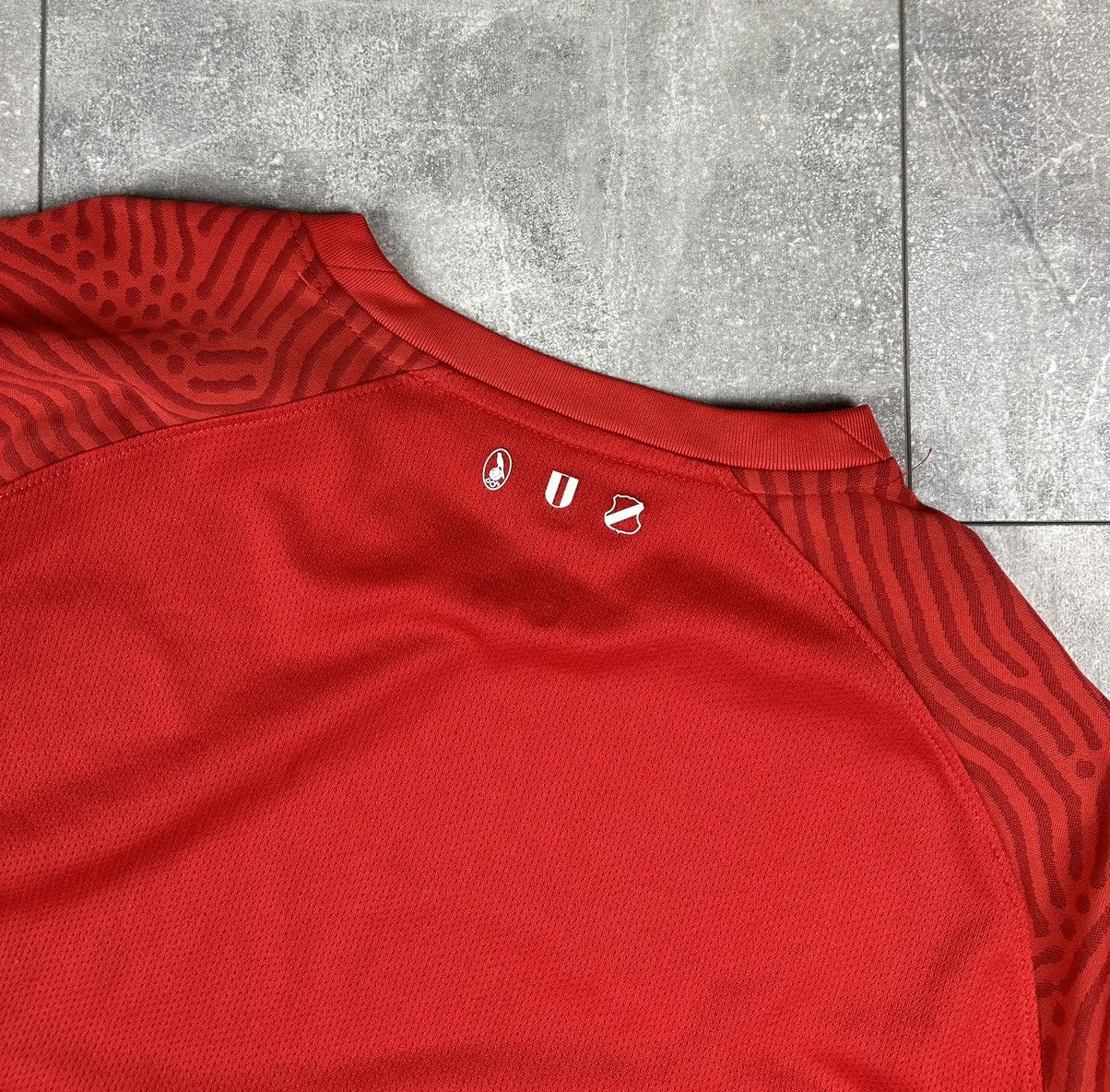 Nike Nike FC Utrecht 2019/20 Home Soccer Jersey Size US XL / EU 56 / 4 - 16 Thumbnail