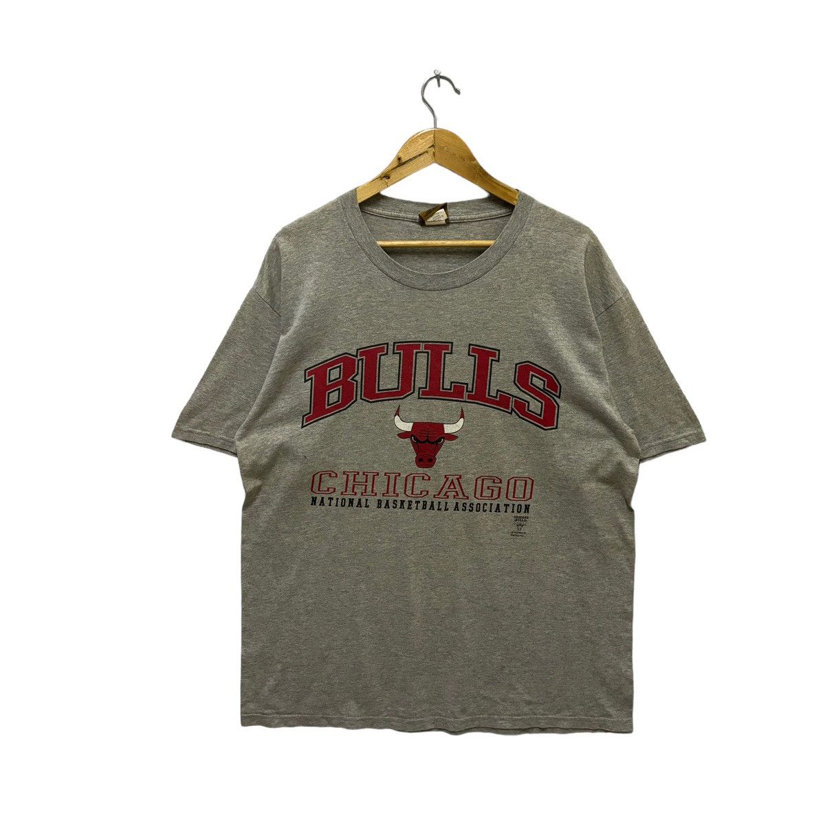 NBA × Vintage Vintage Chicago Bulls Basketball Association Tshirt Size US L / EU 52-54 / 3 - 1 Thumbnail