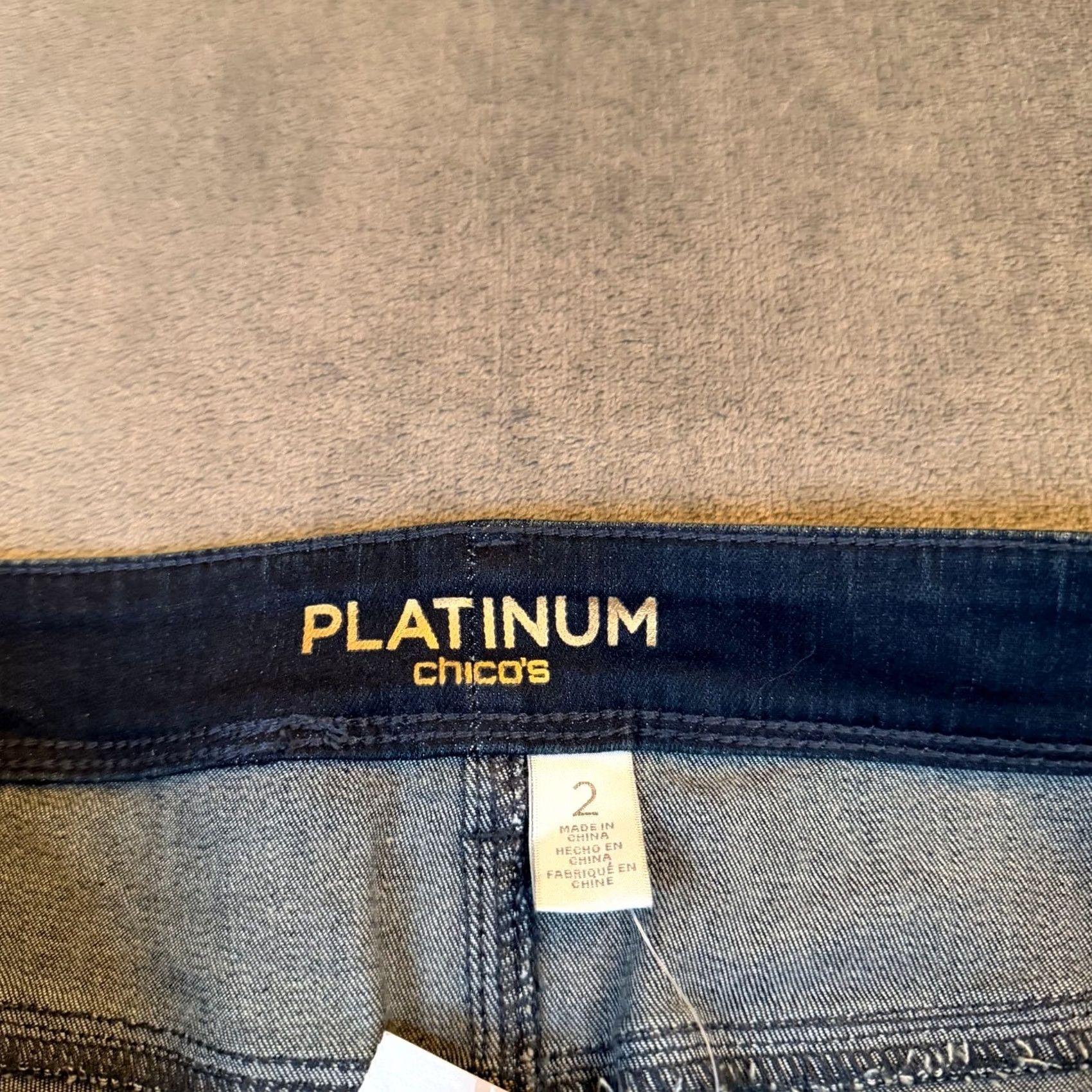 Vintage Chico's Jegging Womens 2 Blue Metallic Animal Print Stretch Slim Button Zip Five-Pocket Jeans Size 26" / US 2 / IT 38 - 2 Thumbnail