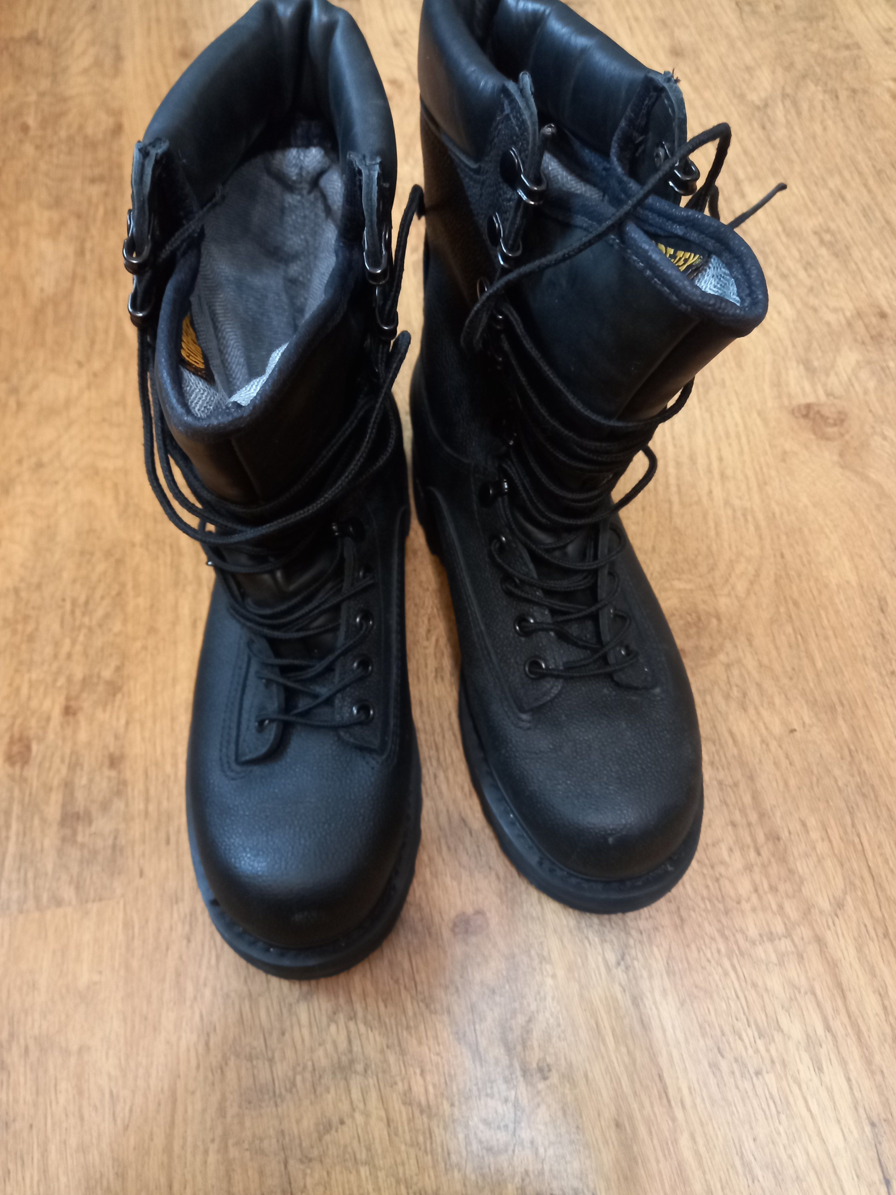 Vintage Boots Stc wet weather (Canada) Size US 8 / EU 41 - 2 Thumbnail