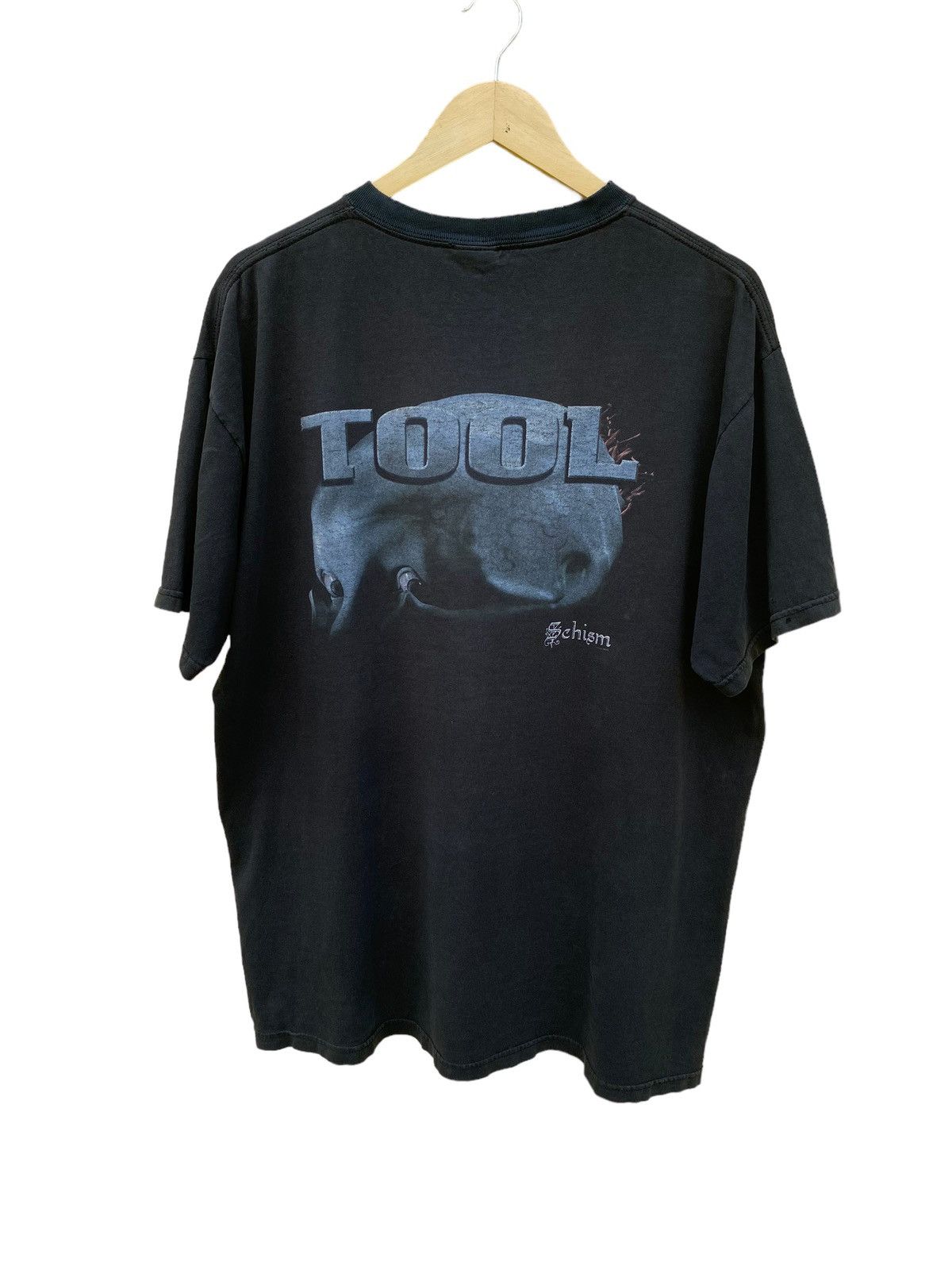 Band Tees Vintage tool schism band t shirt Size US XL / EU 56 / 4 - 3 Thumbnail