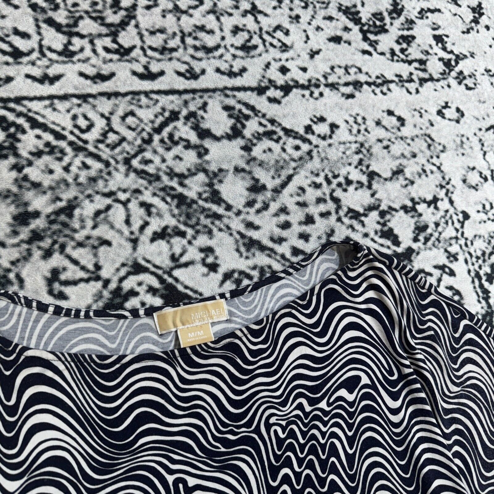 Michael Kors × Vintage Vintage 90s Michael Kors Black White Rayon Blouse Top Size M Size US M / EU 48-50 / 2 - 6 Thumbnail