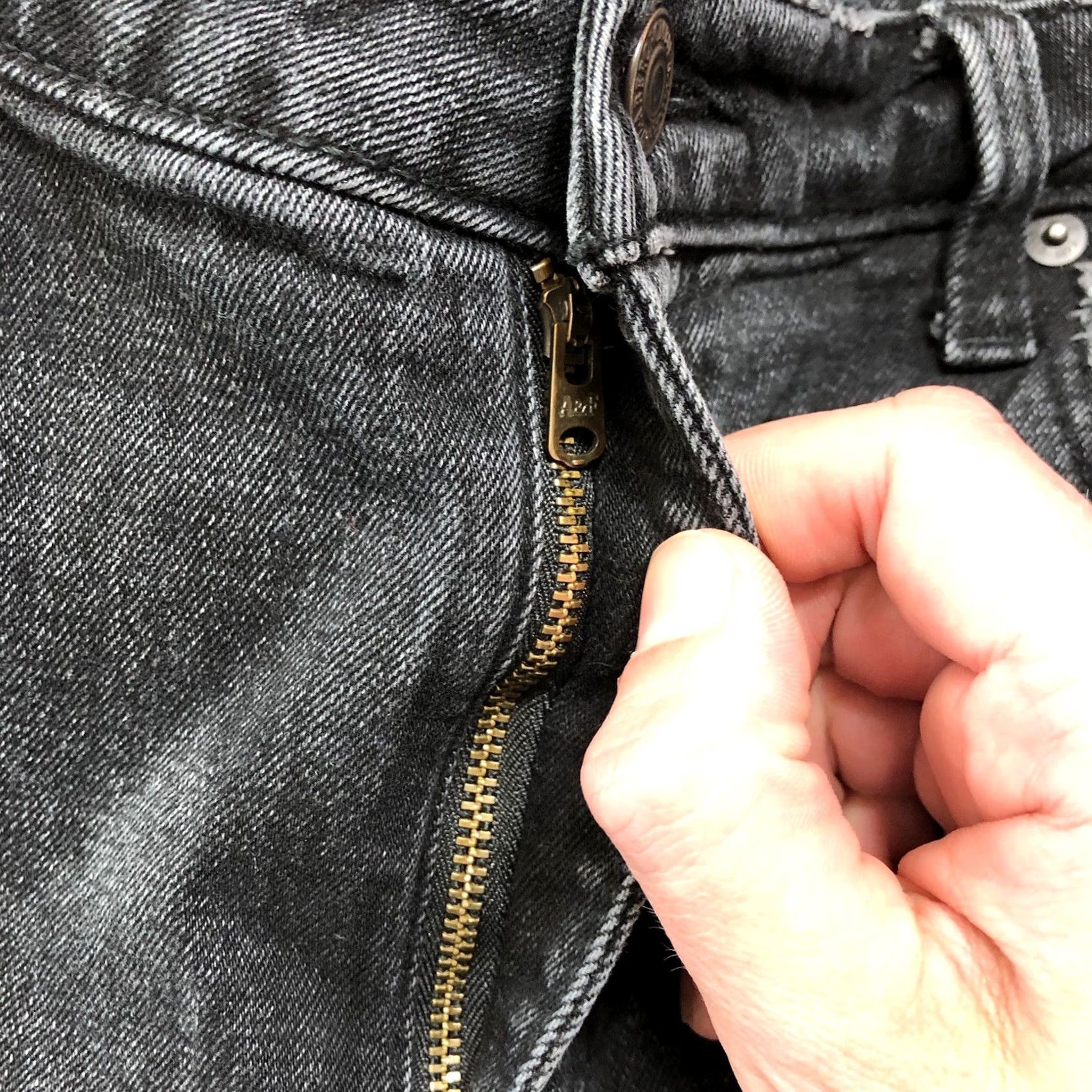 Abercrombie & Fitch Abercrombie & Fitch The Skinny High Rise Curve Love Jeans Size 10 Black Denim 24in Inseam 90s Bohemian Distressed Slim Regular Womens Size 32" / US 10 / IT 46 - 4 Thumbnail