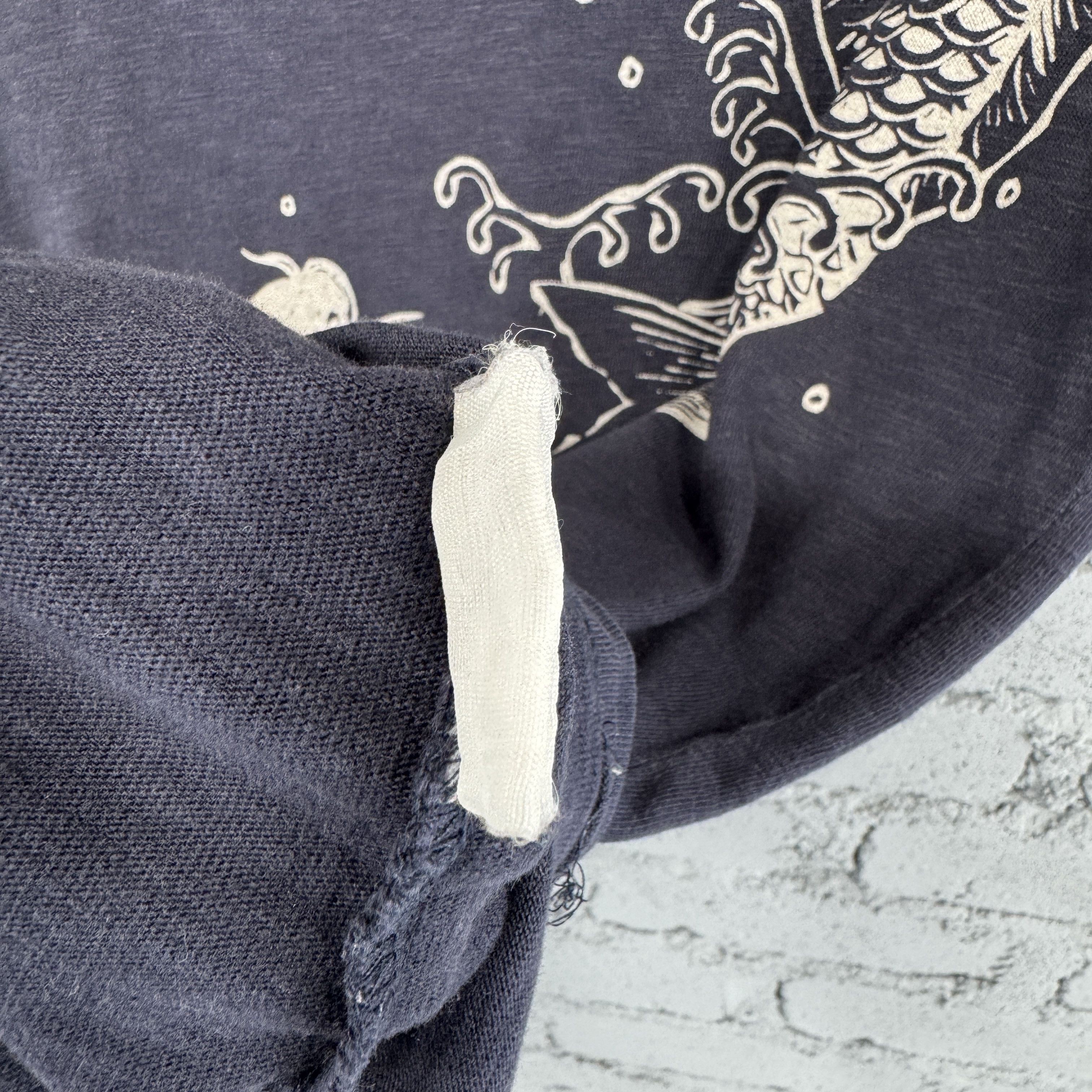 Vintage Vintage Acid Wash White Graphic Print Sunfaded Tshirt Size US L / EU 52-54 / 3 - 8 Thumbnail
