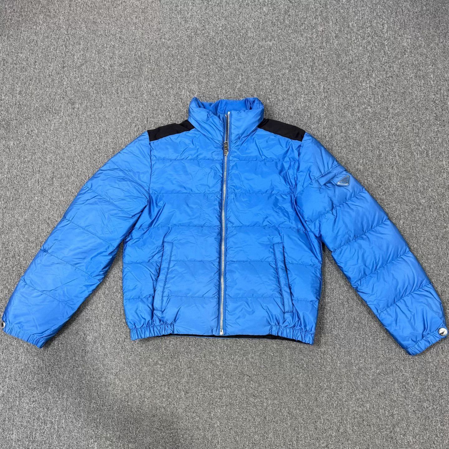 Prada Prada black blue colorblock logo down jacket size48 99new Size US M / EU 48-50 / 2 - 1 Thumbnail