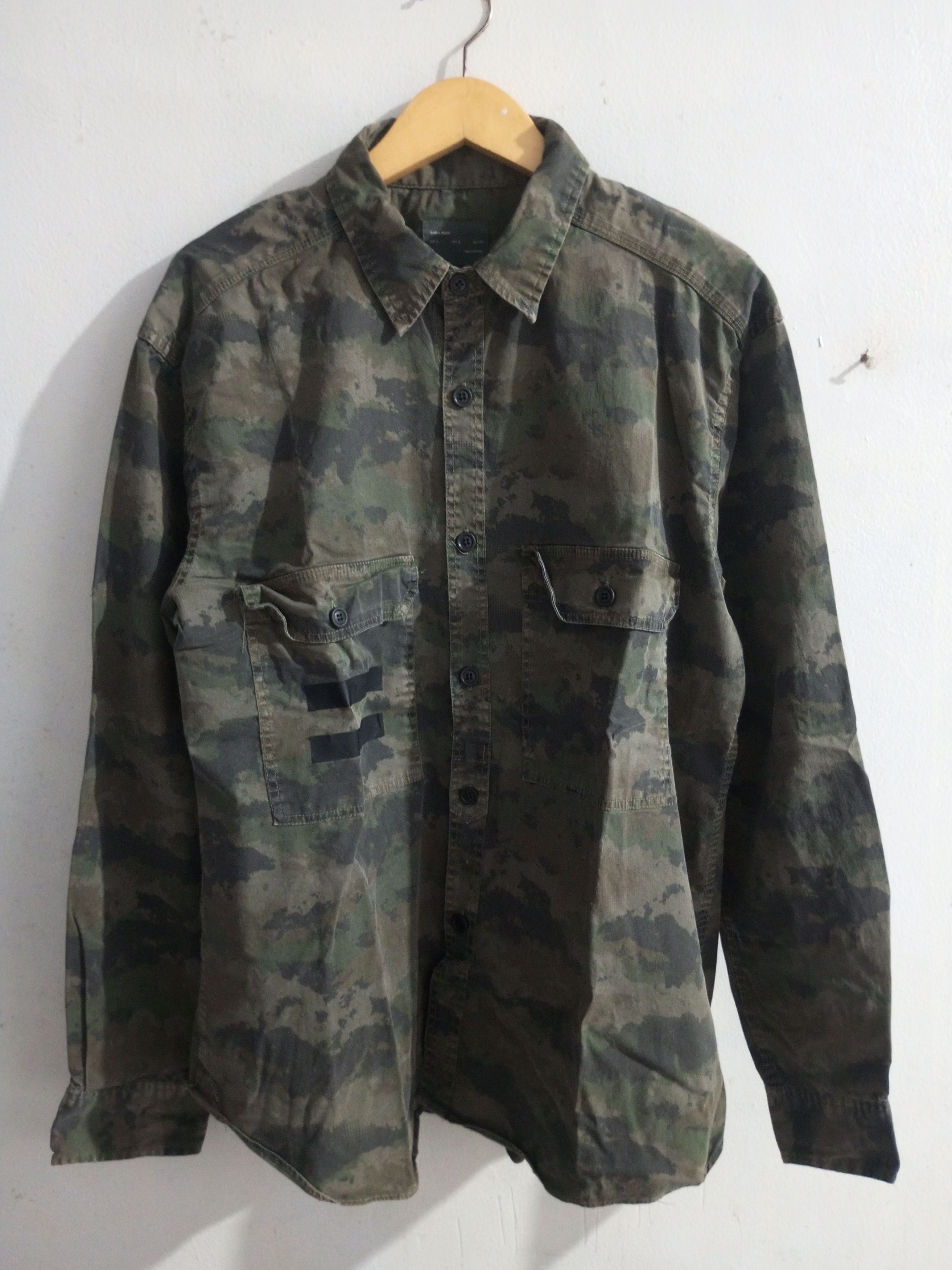 Zara Vintage zara camoflage military long sleeve shirt Size US XL / EU 56 / 4 - 1 Thumbnail