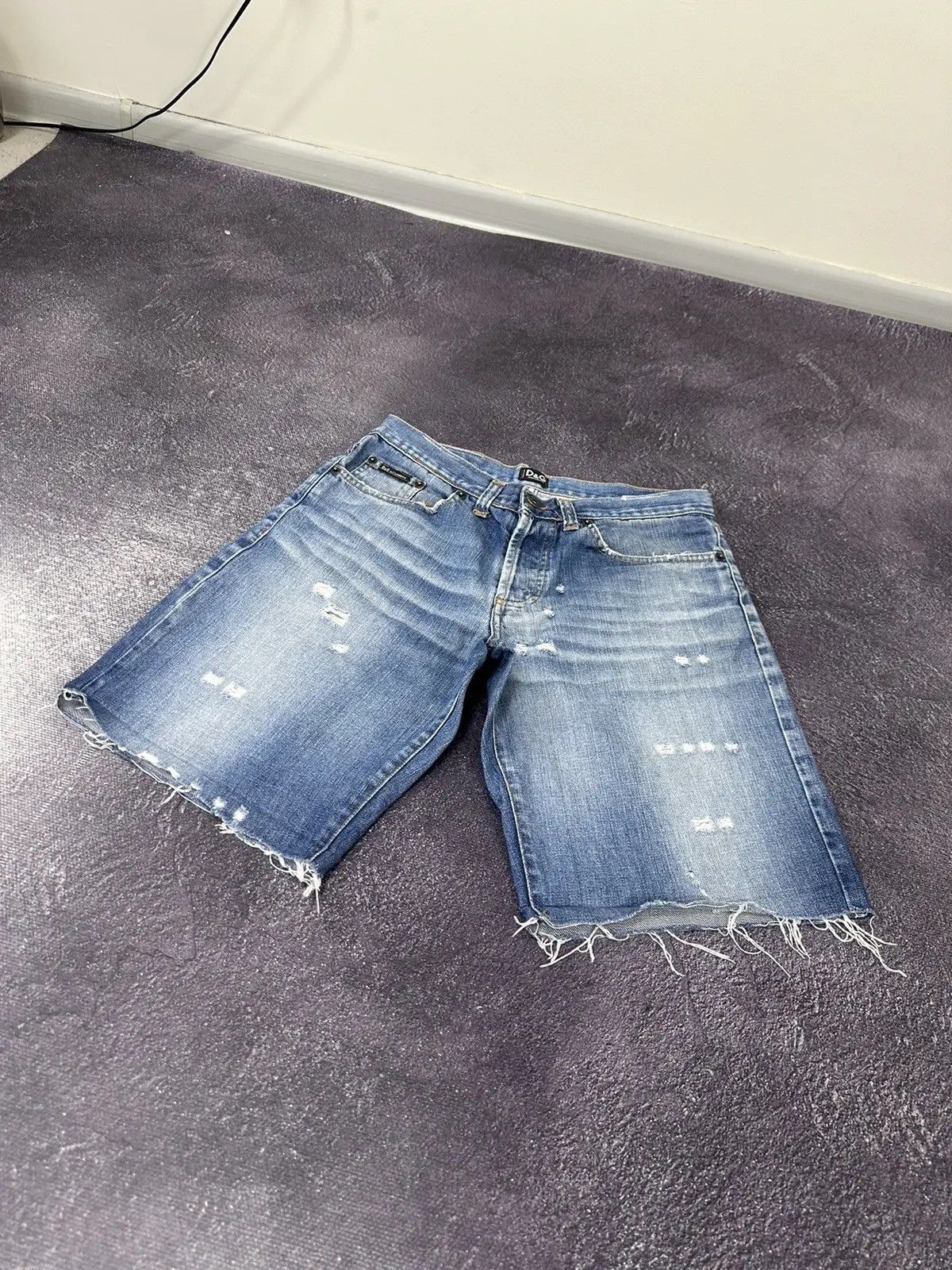 Dolce & Gabbana × Vintage Vintage Dolce & Gabbana Y2K Women's Distressed Denim Shorts Size 32" / US 10 / IT 46 - 5 Thumbnail