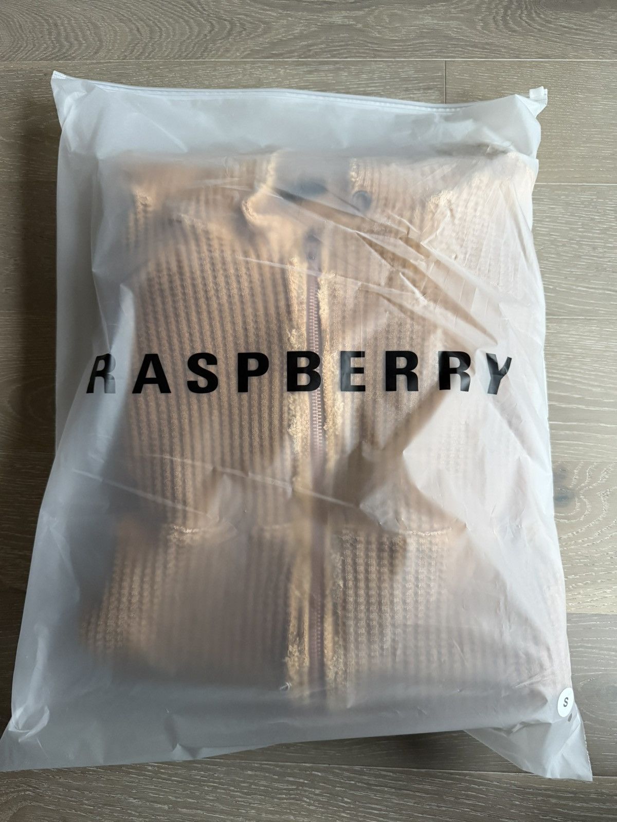 The GV Gallery SMALL WAFFLE THERMAL ZIP UP GV GALLERY RASPBERRY HILLS ❤️✅ Size US S / EU 44-46 / 1 - 4 Thumbnail