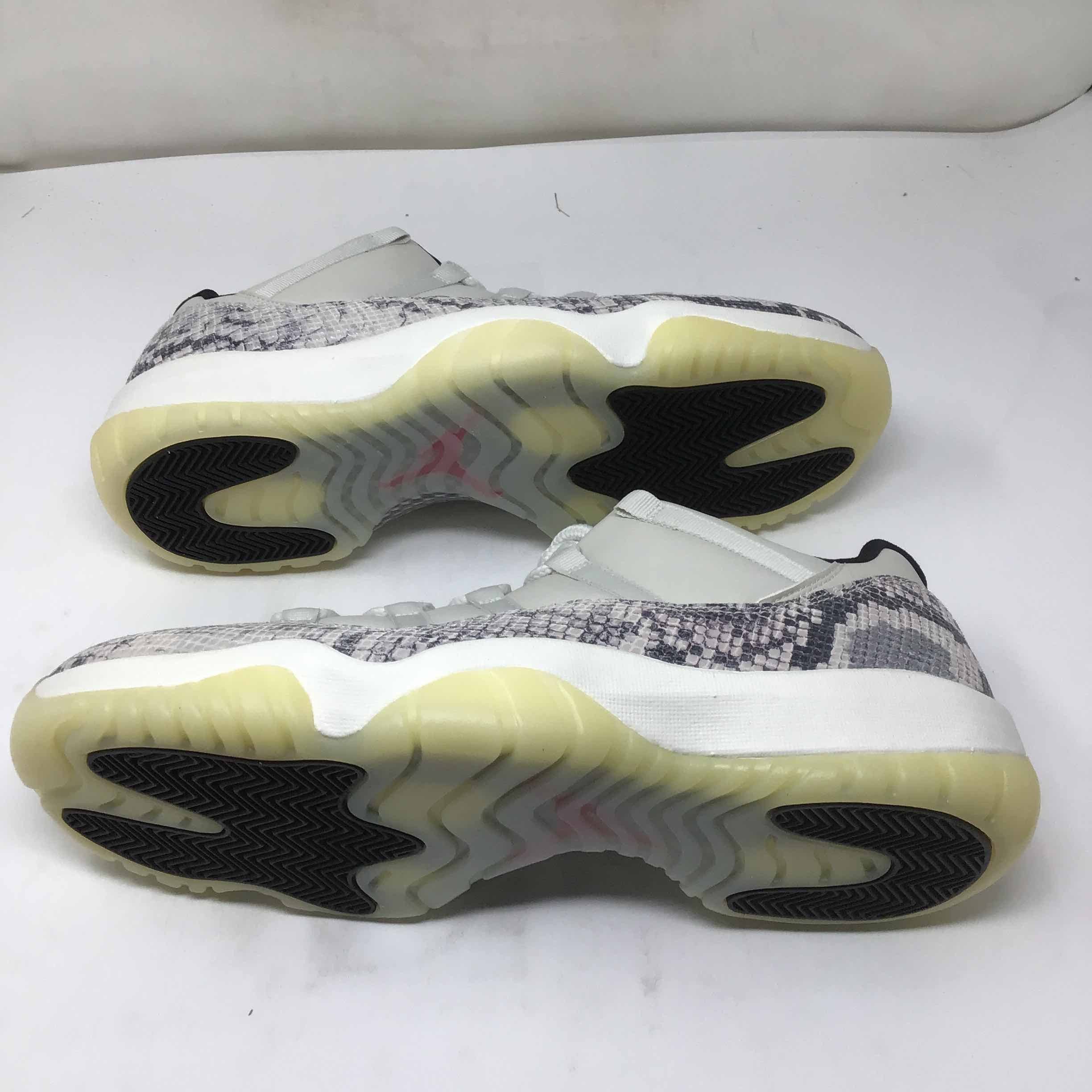 Air Jordan 11 Retro Low Light Bone Snakeskin