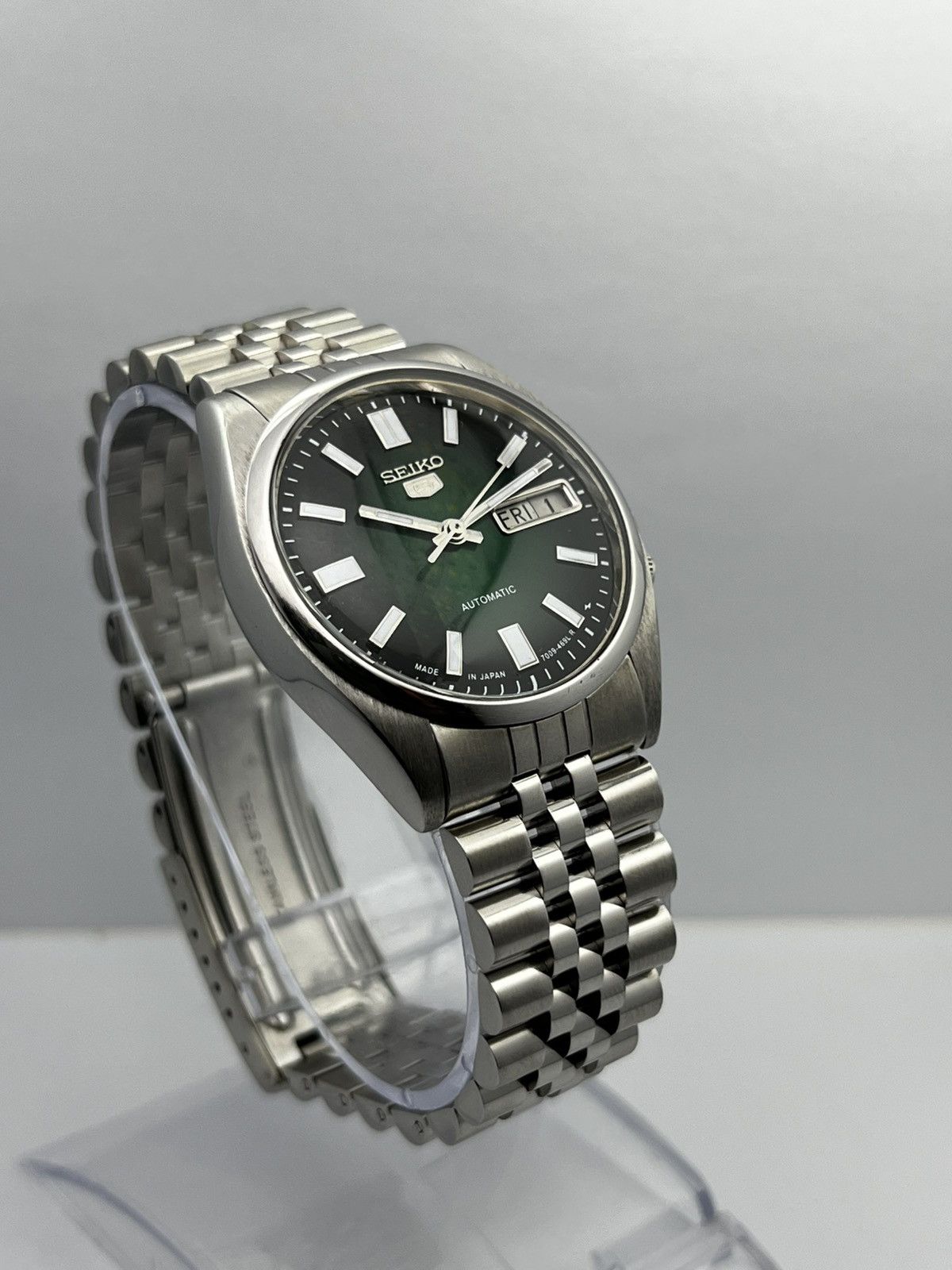Seiko Seiko 5 Automatic Baton Dial Wrist Watch Day/Date Japan Size 36 - 13 Thumbnail