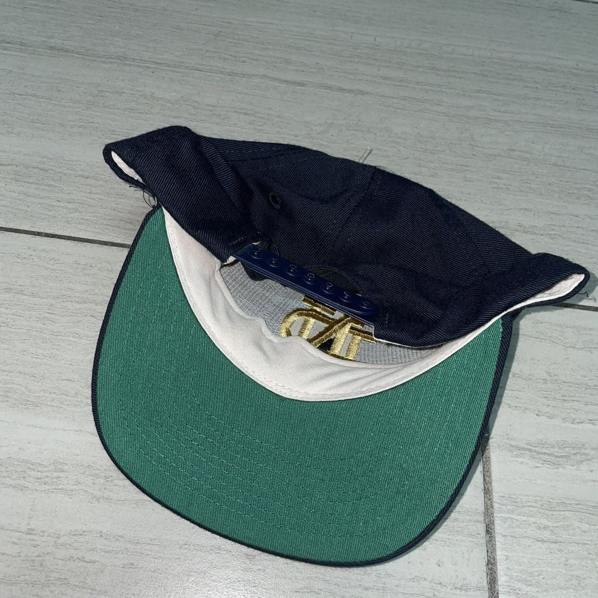 Vintage Notre Dame Snapback Navy Hat Vintage Size ONE SIZE - 2 Thumbnail