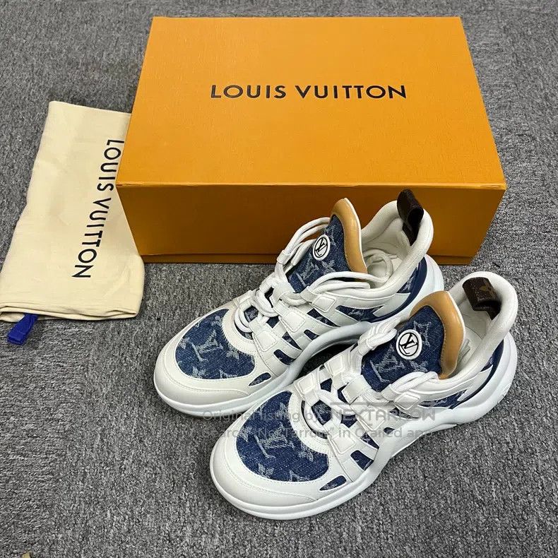 Louis Vuitton Louis Vuitton White and Blue Cow Leather Comfortable Lace Size US 8 / IT 38 - 1 Thumbnail