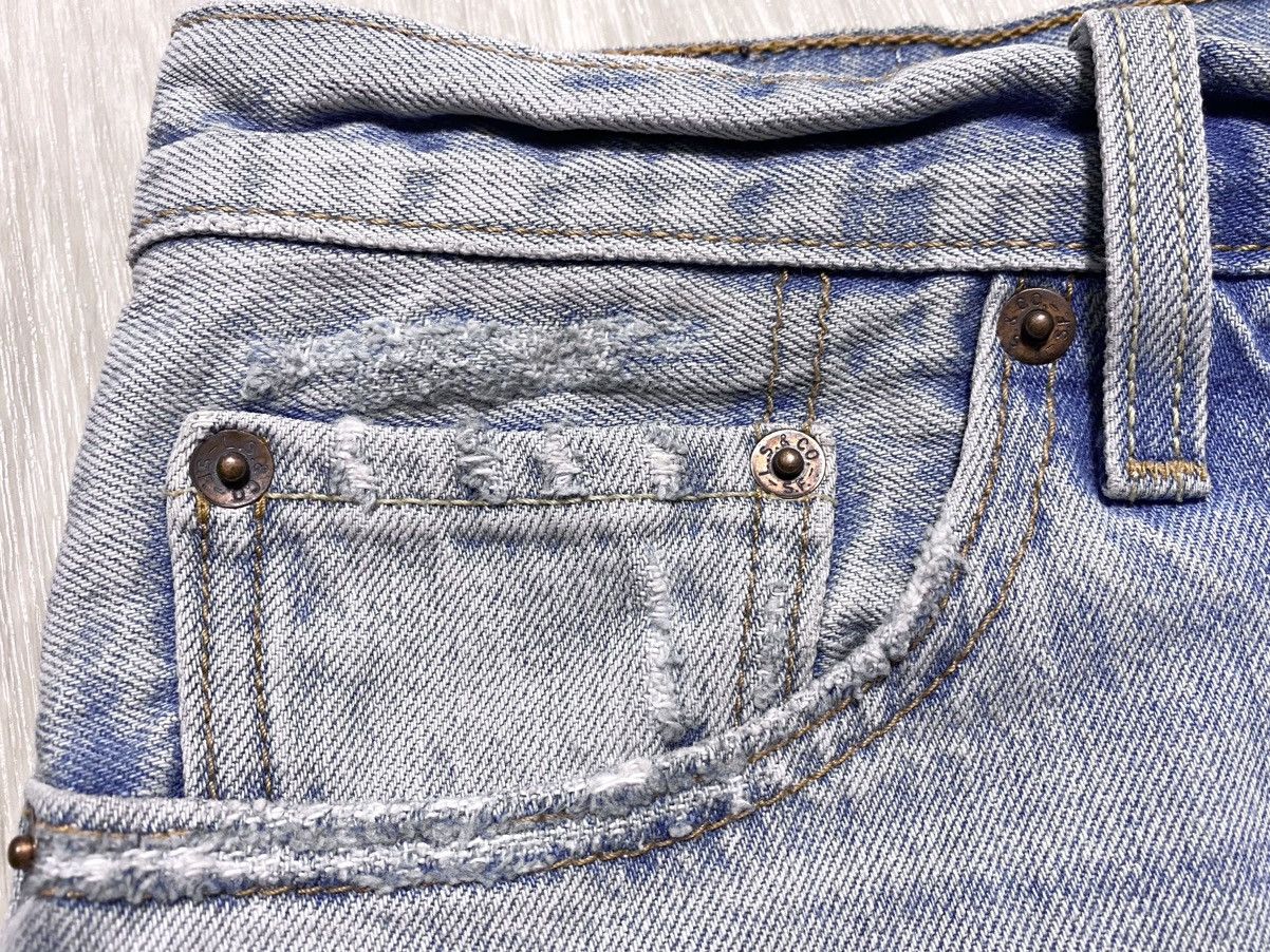 Levi's Vintage Clothing Women’s Levi’s Washed Distressed Reworked Shorts Denim Jeans Size 27" / US 4 / IT 40 - 6 Thumbnail