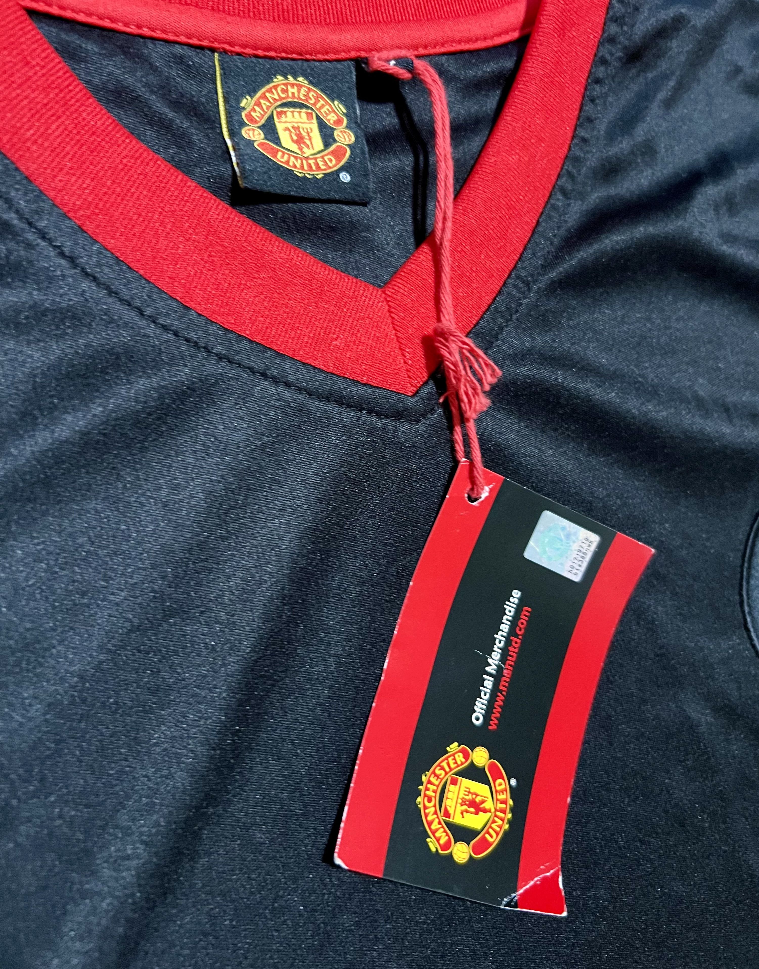 Other Manchester United Black & Red Soccer/Futbol Jersey Size US L / EU 52-54 / 3 - 4 Thumbnail