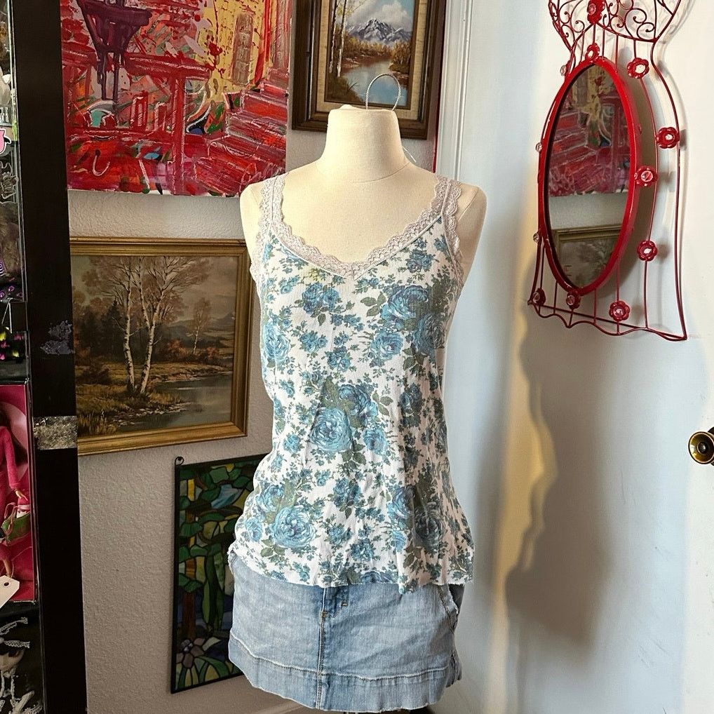 Other stained no brand blue white floral lace tank top Size L / US 10 / IT 46 - 1 Thumbnail