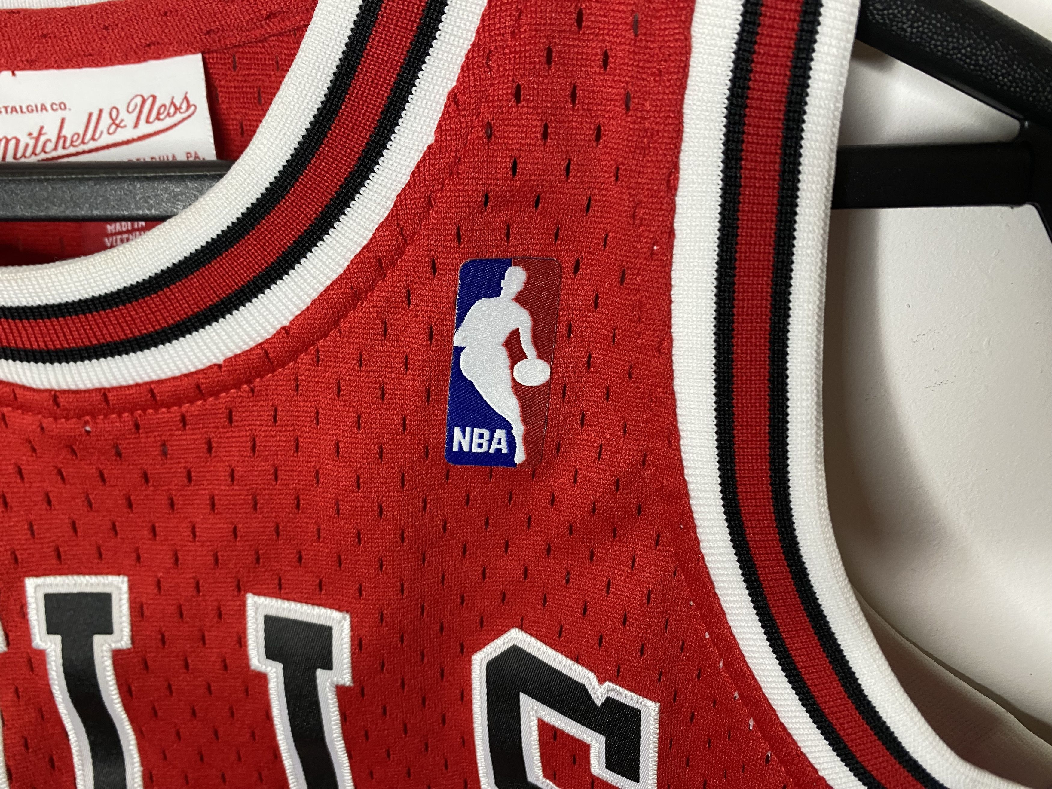 Mitchell & Ness PIPPEN #33 CHICAGO BULLS 1997 NBA BASKETBALL SHIRT JERSEY Size US XS / EU 42 / 0 - 5 Thumbnail