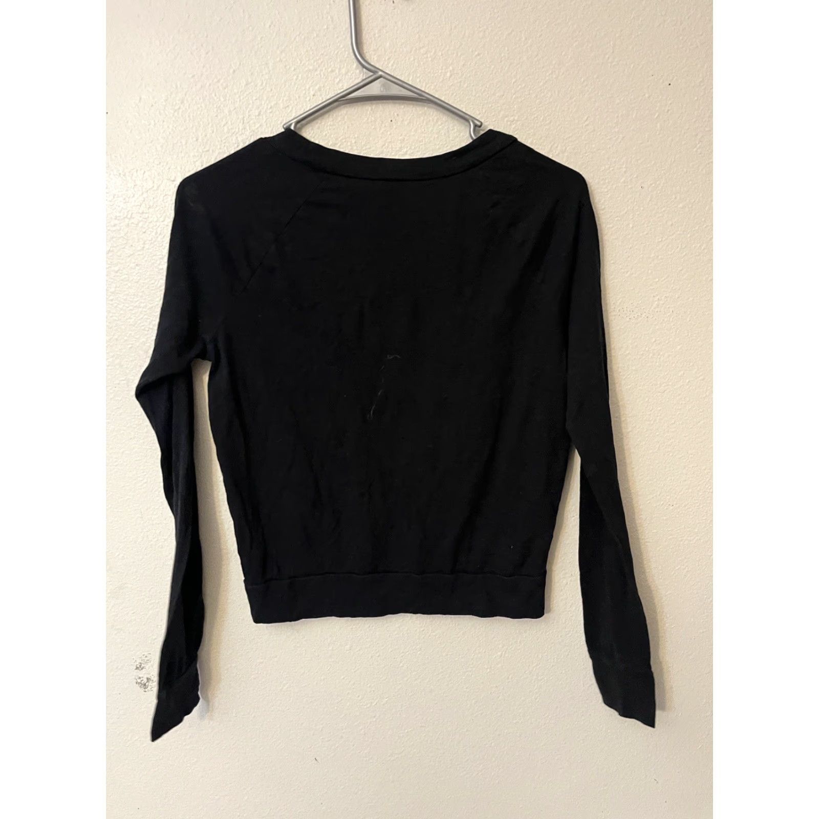 Victoria's Secret Victoria's Secret Pink Black graphic Long Sleeve Top S Women Shirt Adult Small Size Black Graphic Long Sleeve Top Womens) Size S / US 4 / IT 40 - 2 Thumbnail