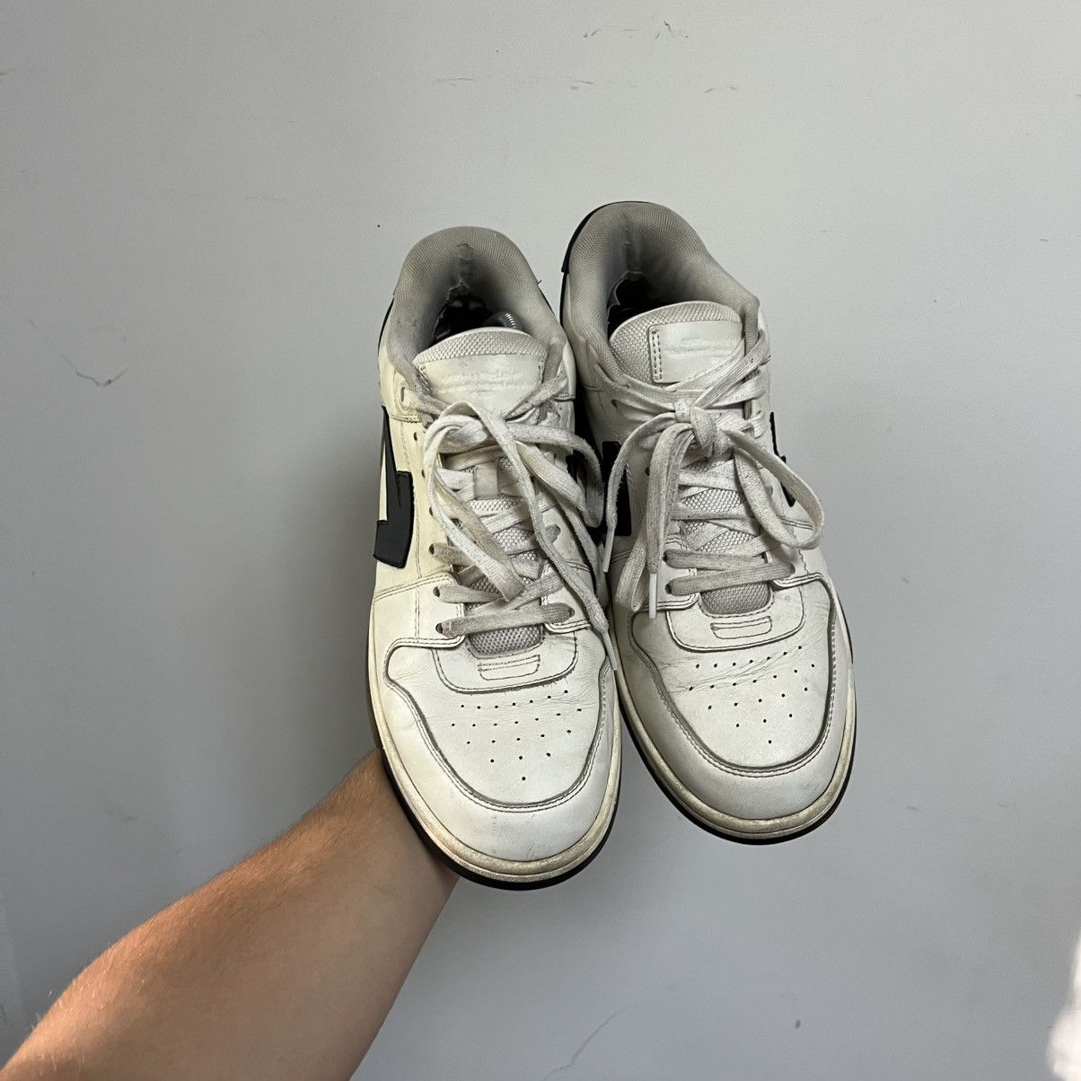 Off-White Off White Out Of Office Size US 11 / EU 44 - 3 Thumbnail