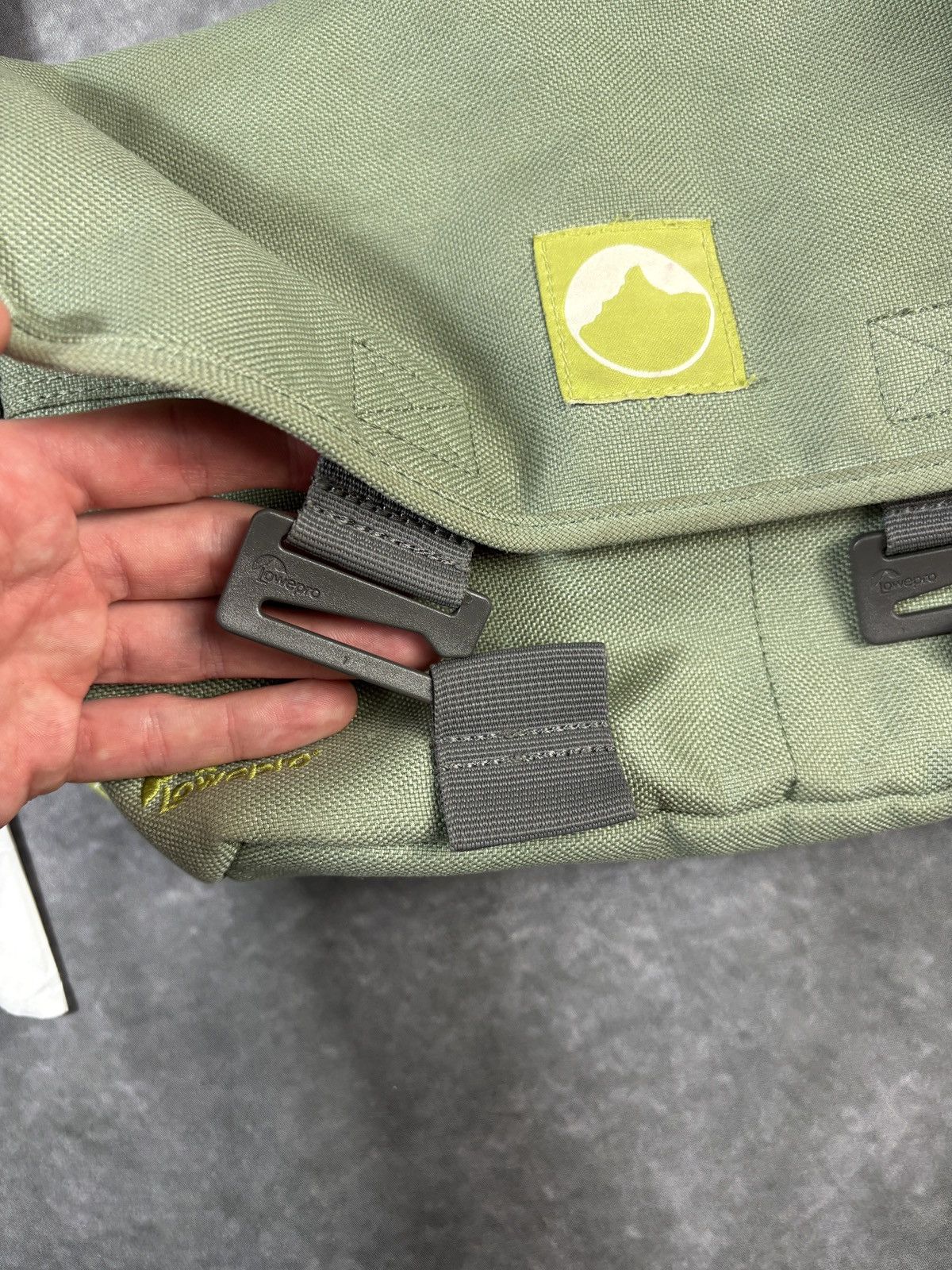 Lowepro Lowepro Side Bag Mini Messenger Recycled Green Canvas Sling Size ONE SIZE - 14 Thumbnail