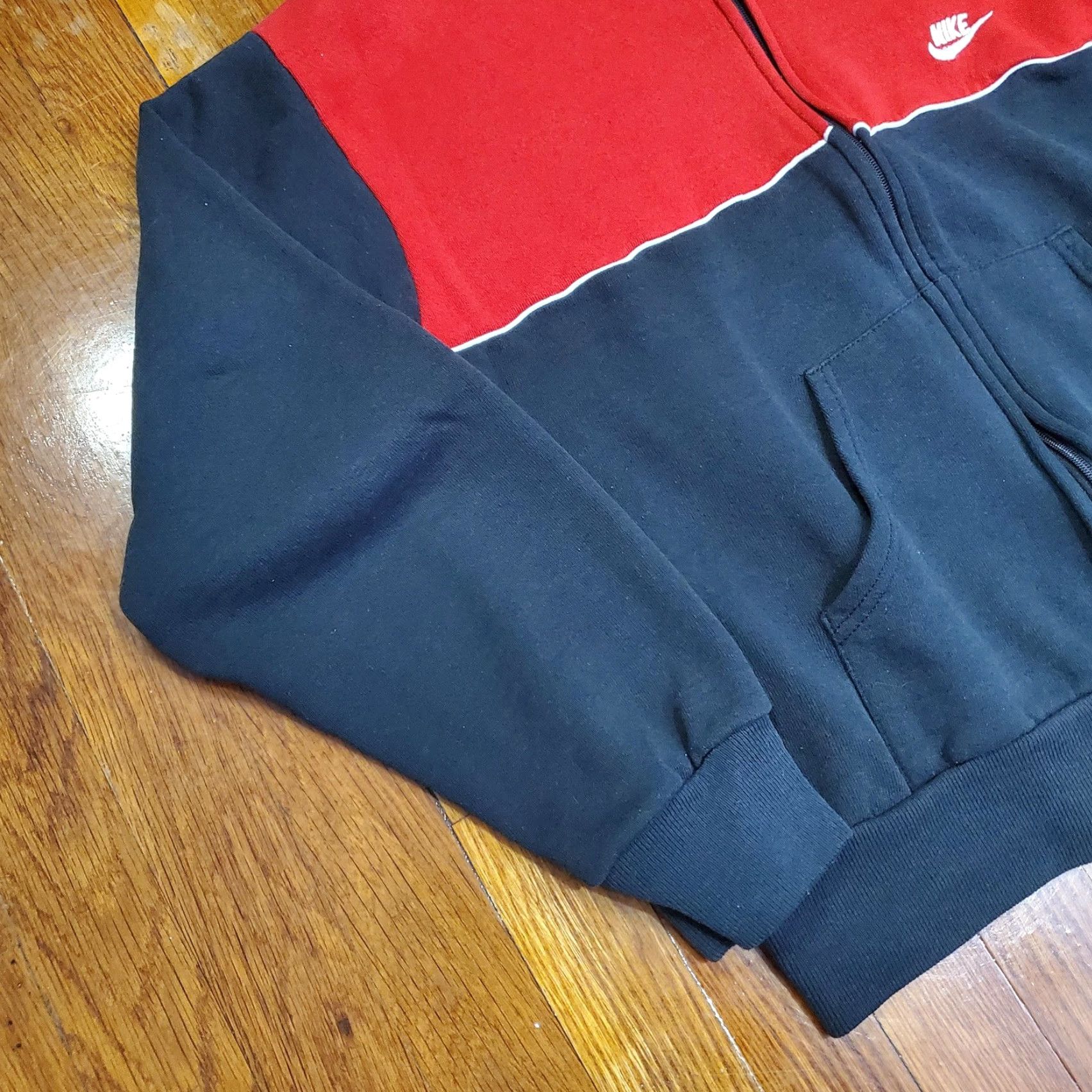 Nike Nike Sweatshirt Mens Large Black Red Full Zip Fleece Colorblock Jacket Track Size US L / EU 52-54 / 3 - 2 Thumbnail