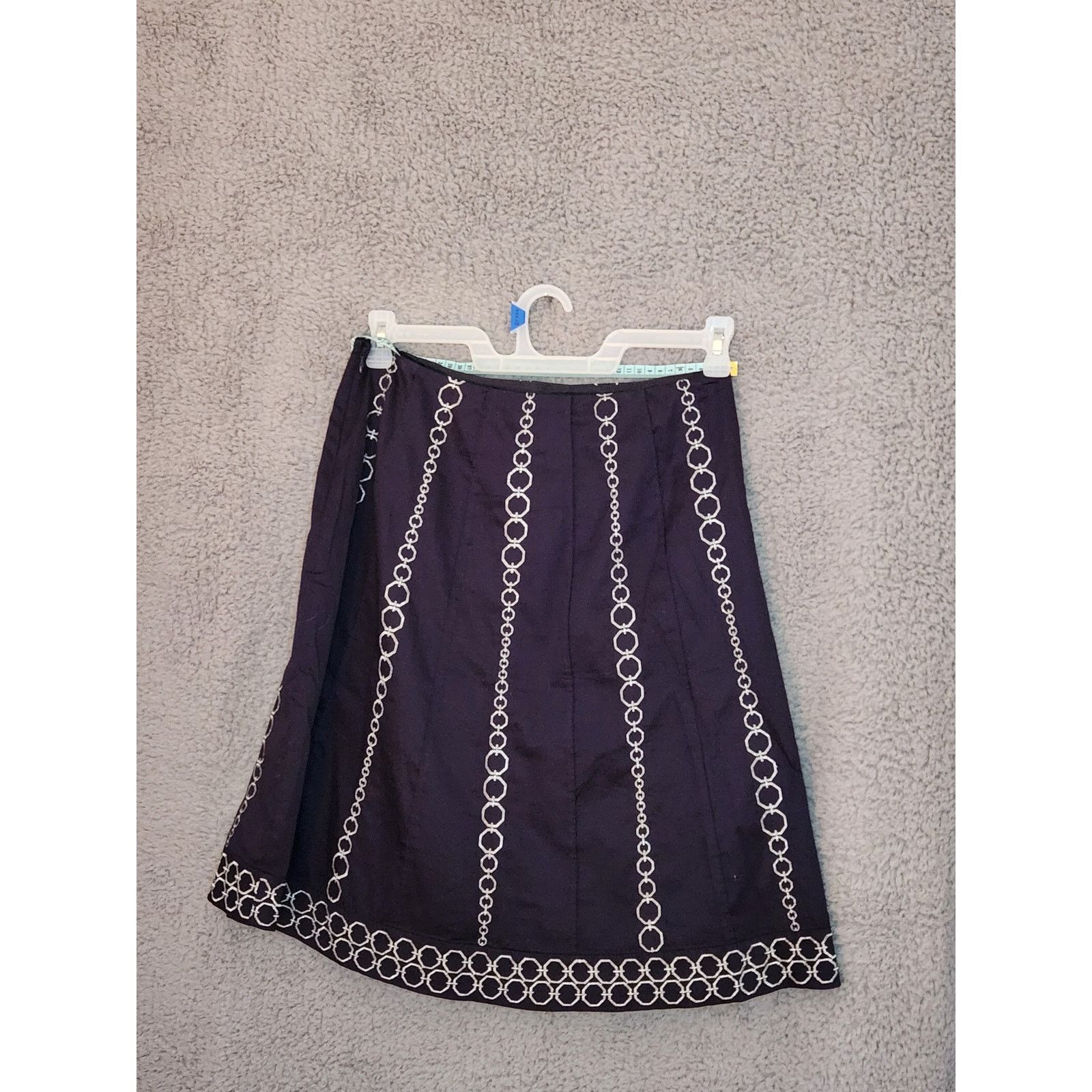 Ann Taylor NWT Ann Taylor Skirt Lined Zip Silver Embroidered 4 Size 27" / US 4 / IT 40 - 6 Thumbnail