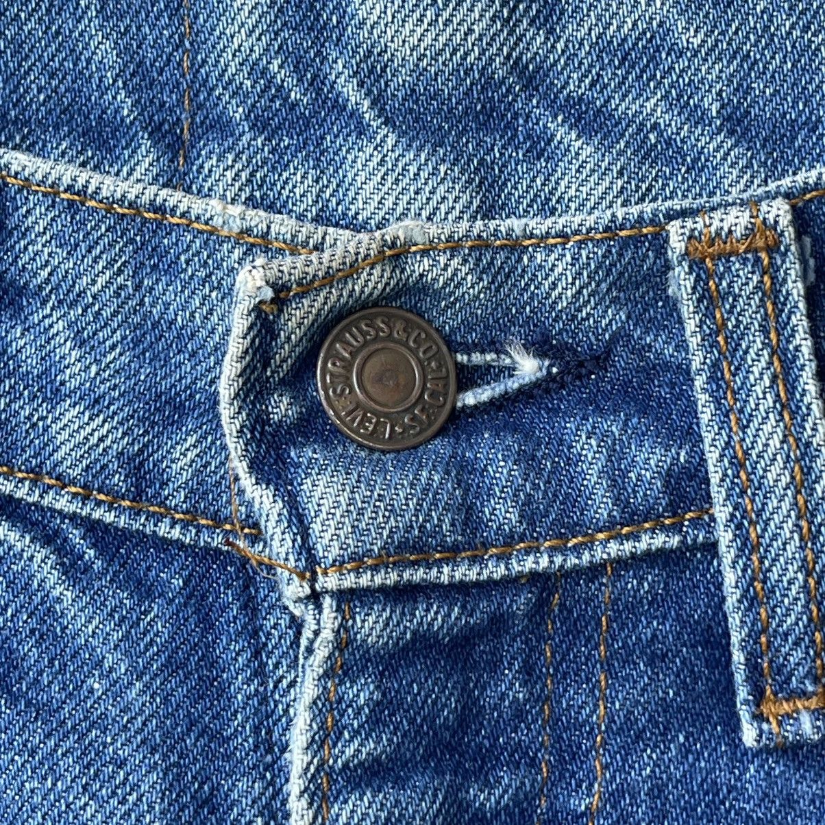 Levi's Thrashed Crotch Rip / Blowout Levi’s 517 Flared Bella Hadid Size US 32 / EU 48 - 7 Thumbnail