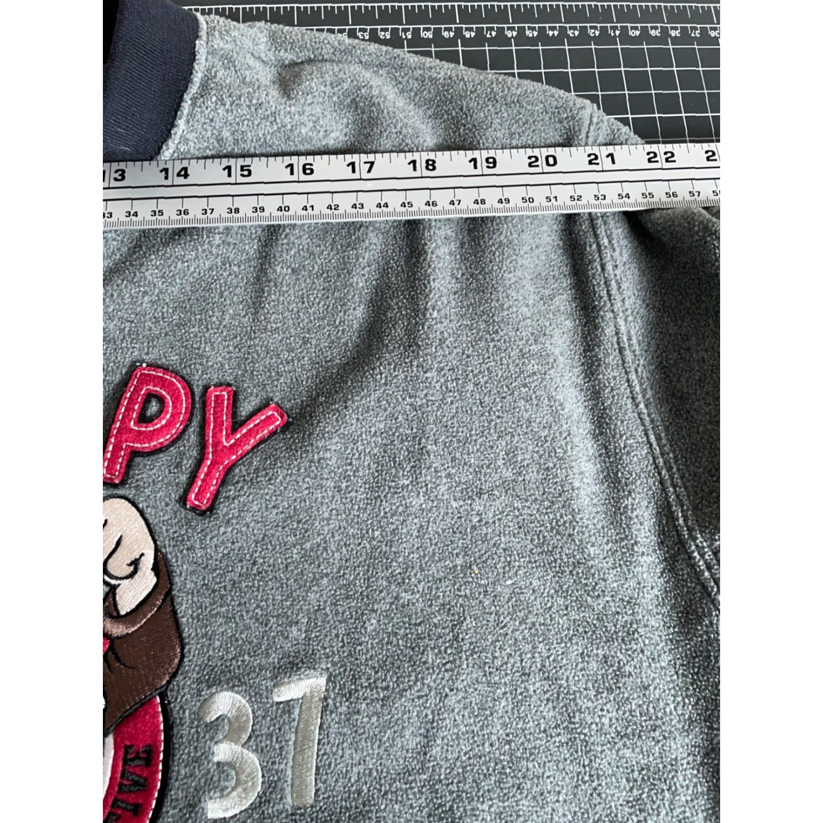 Disney Disney Snow White Grump Fleece Sweatshirt Embroidered XL Gray Polyester 100% Wool? Size US XL / EU 56 / 4 - 7 Thumbnail