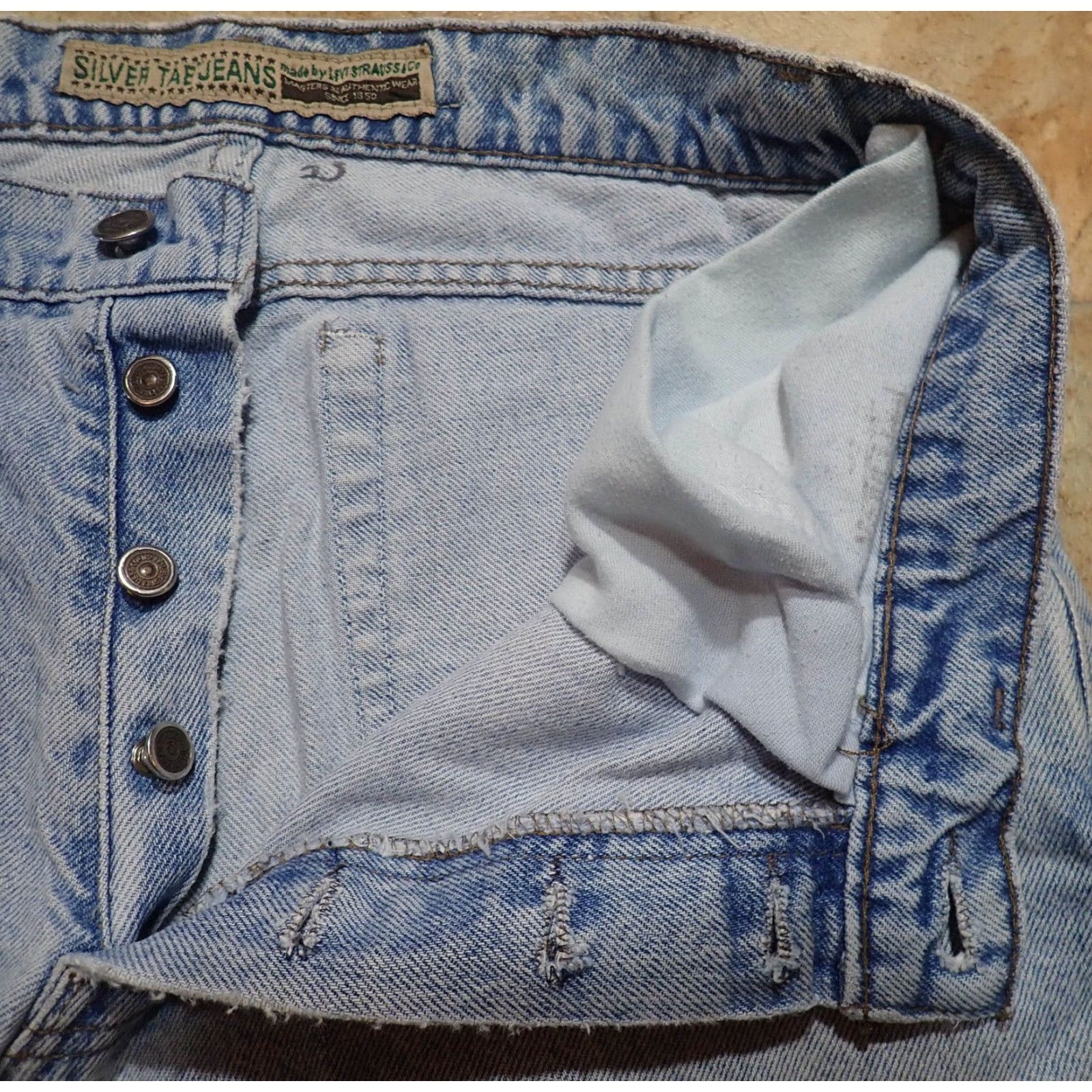 Levi's VINTAGE Levi's 90s SilverTab Denim Shorts Men’s Size 32 Medium Blue Distressed Cutoff Summer Casual Size US 33 - 5 Thumbnail