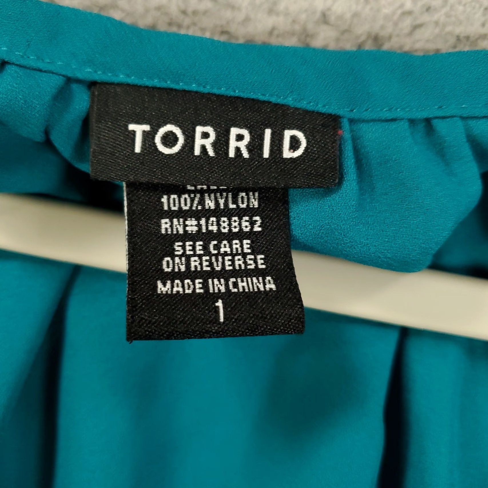 Torrid Torrid Blouse Womens 1X Blue Lace Shoulders Keyhole Neck Short Sleeve Shirt V-Neck Pullover Casual Party/Cocktail Travel Tunic Size XL / US 12-14 / IT 48-50 - 5 Thumbnail