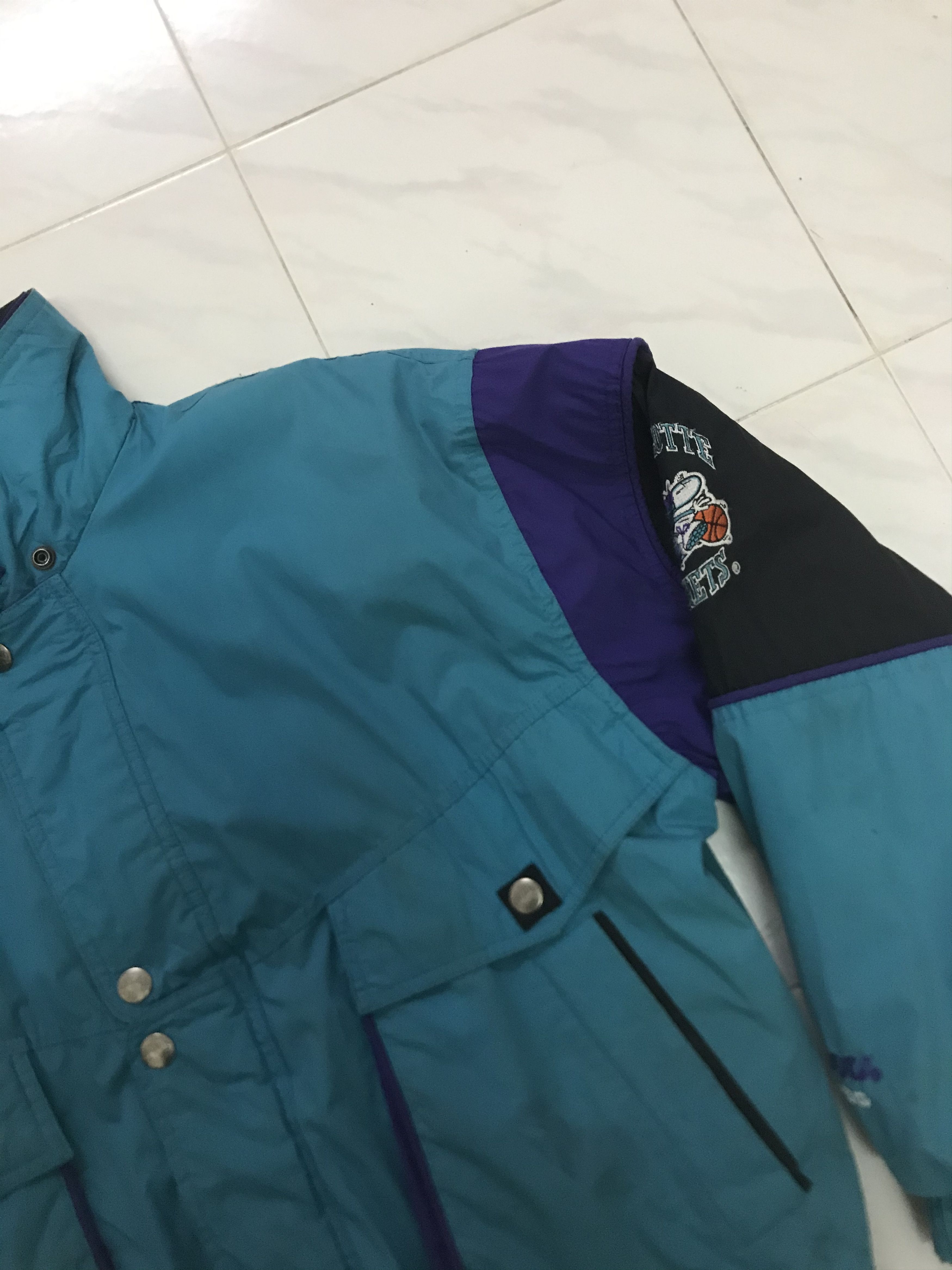NBA Vintage Nba Charlotte Nutmeg Light Jacket Rare Design Size US M / EU 48-50 / 2 - 12 Thumbnail
