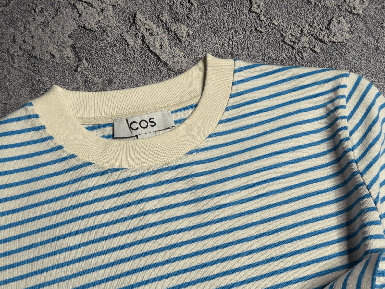 Cos COS women's t-shirt S Size S / US 4 / IT 40 - 6 Thumbnail