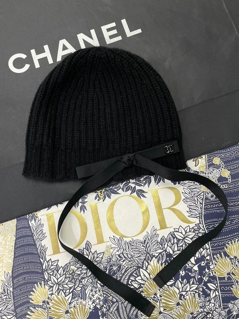 Chanel Chanel Black CC Crystal Bow Knit Hat Size ONE SIZE - 1 Thumbnail
