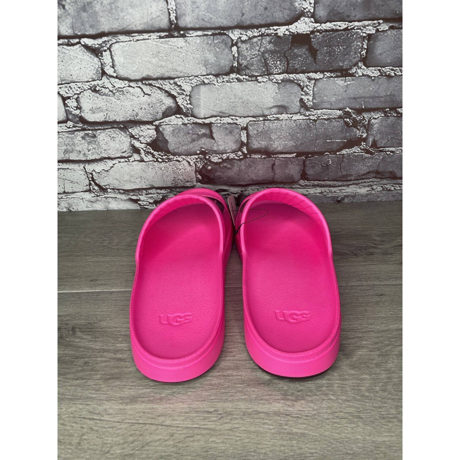 Ugg UGG WILCOX SLIDE Pink Rubber Light Waterproof Sport Sandals Size US 12 / EU 45 - 17 Thumbnail
