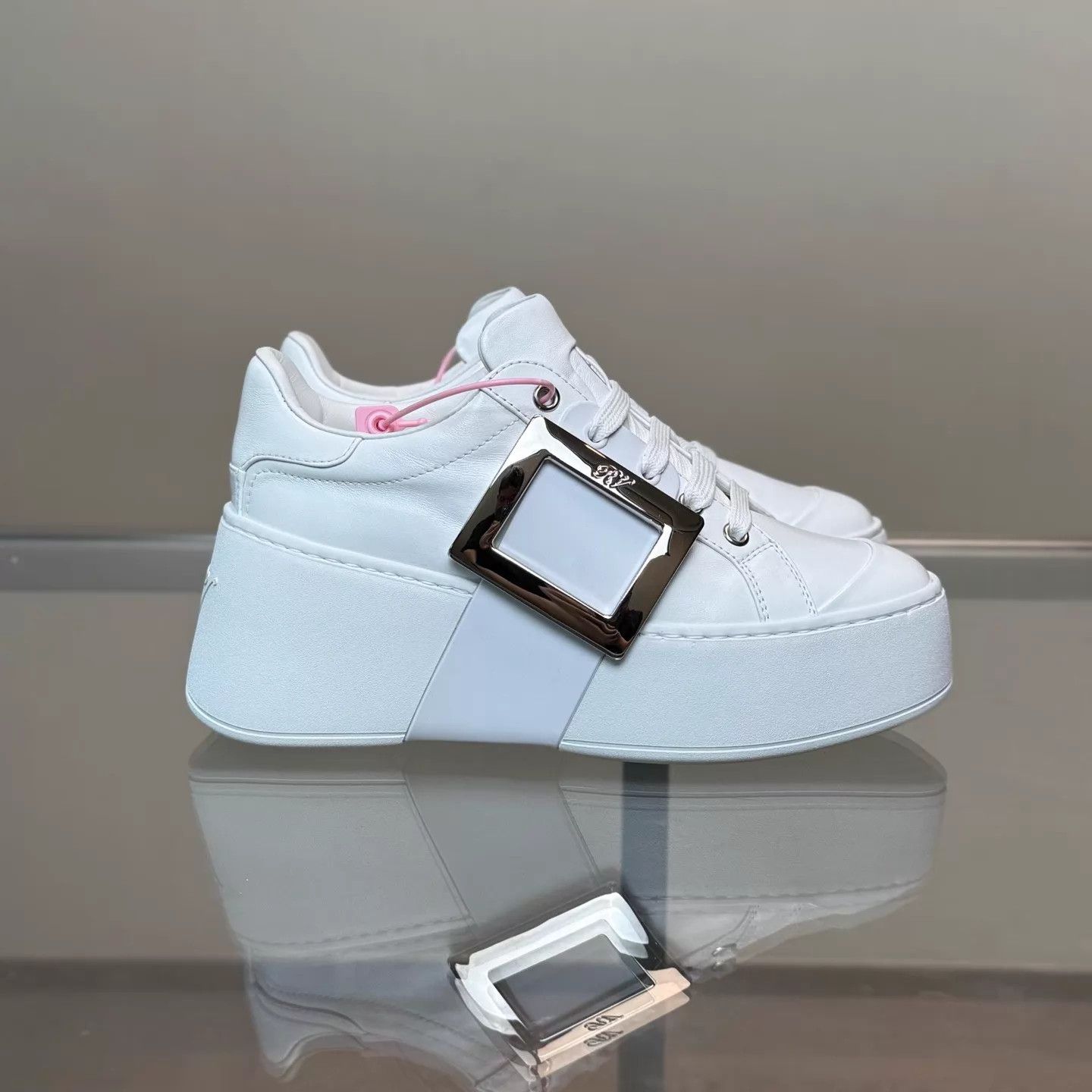 Roger Vivier Roger Vivier Skate Buckle Platform White 35.5 New Size US 5 / IT 35 - 4 Thumbnail