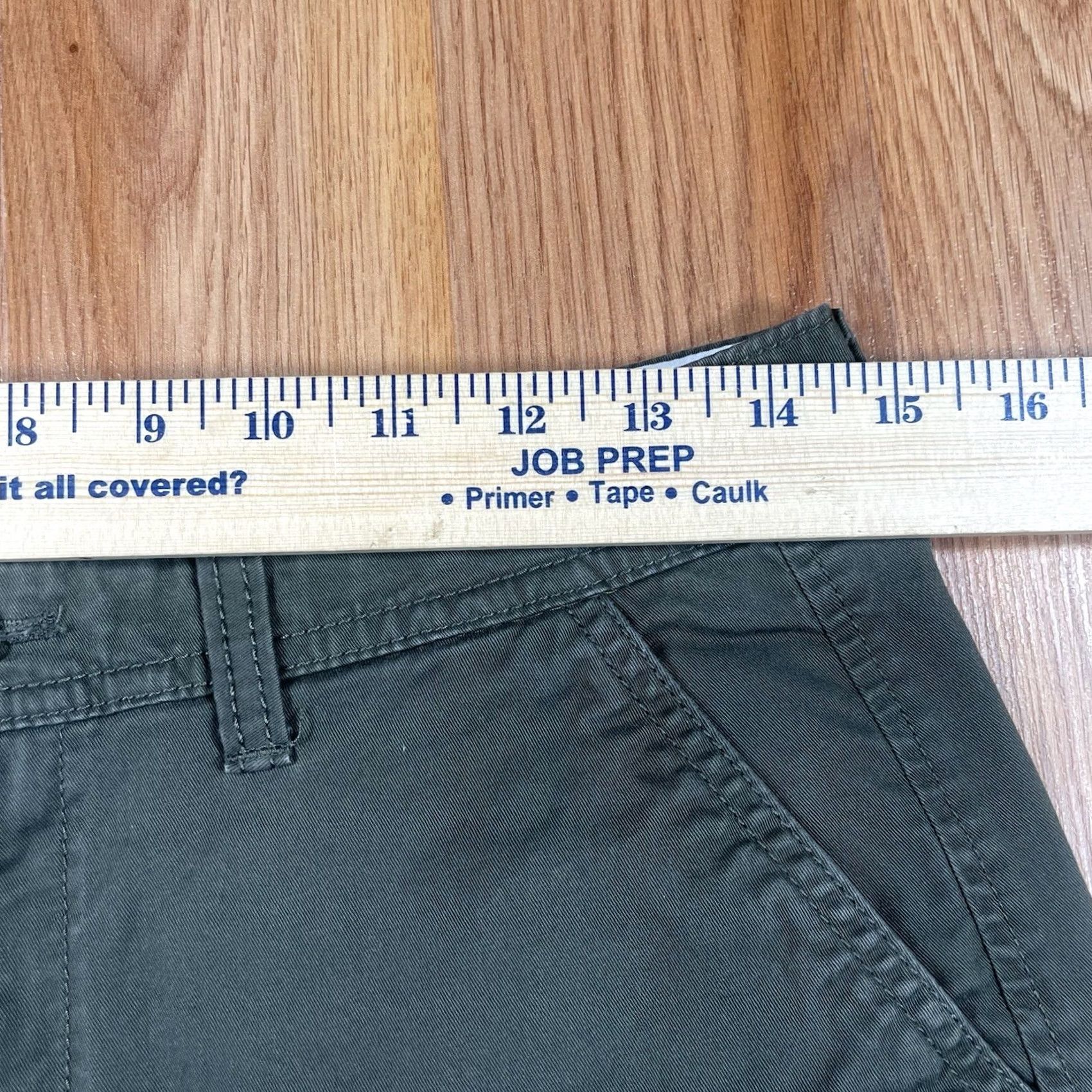 Old Navy Old Navy 5” Shorts Women’s 4 Olive Stretch Chino Flat Front Khaki Slacks Shorts Size 27" / US 4 / IT 40 - 4 Thumbnail