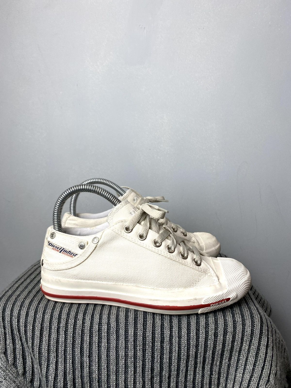 Diesel Vintage Diesel Low Top Design Denim Sneakers Bw Sport Size US 6 / IT 36 - 9 Thumbnail
