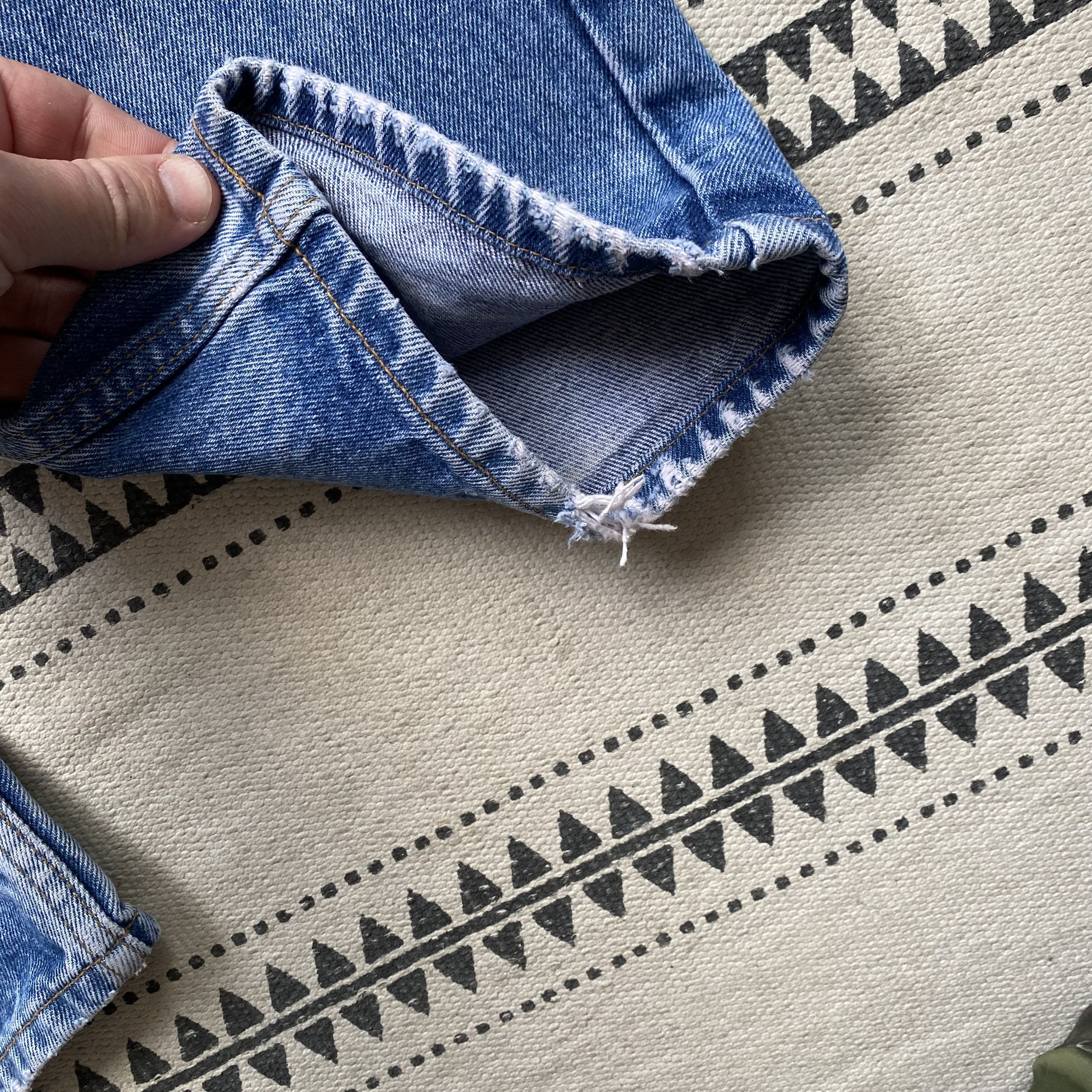 Levi's Vintage Clothing 👖Vintage 90's Distressed Levis jeans 505 Denim pants Y2K Size US 32 / EU 48 - 4 Thumbnail