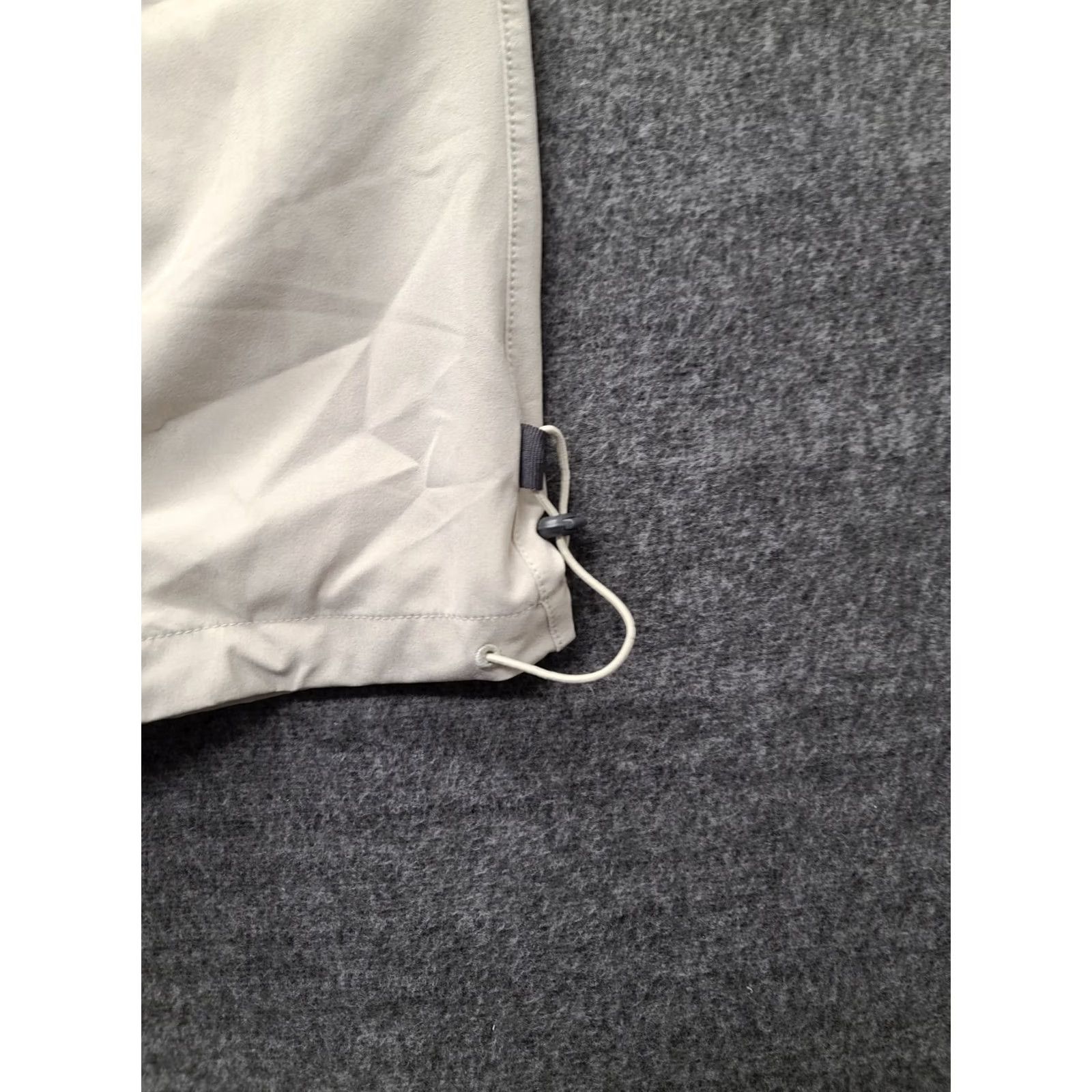 Eddie Bauer Eddie Bauer Travex Capris Womens 16 Regular Fit First Ascent Cargo Hiking Capris Gray Polyester Spandex Size ONE SIZE - 6 Thumbnail