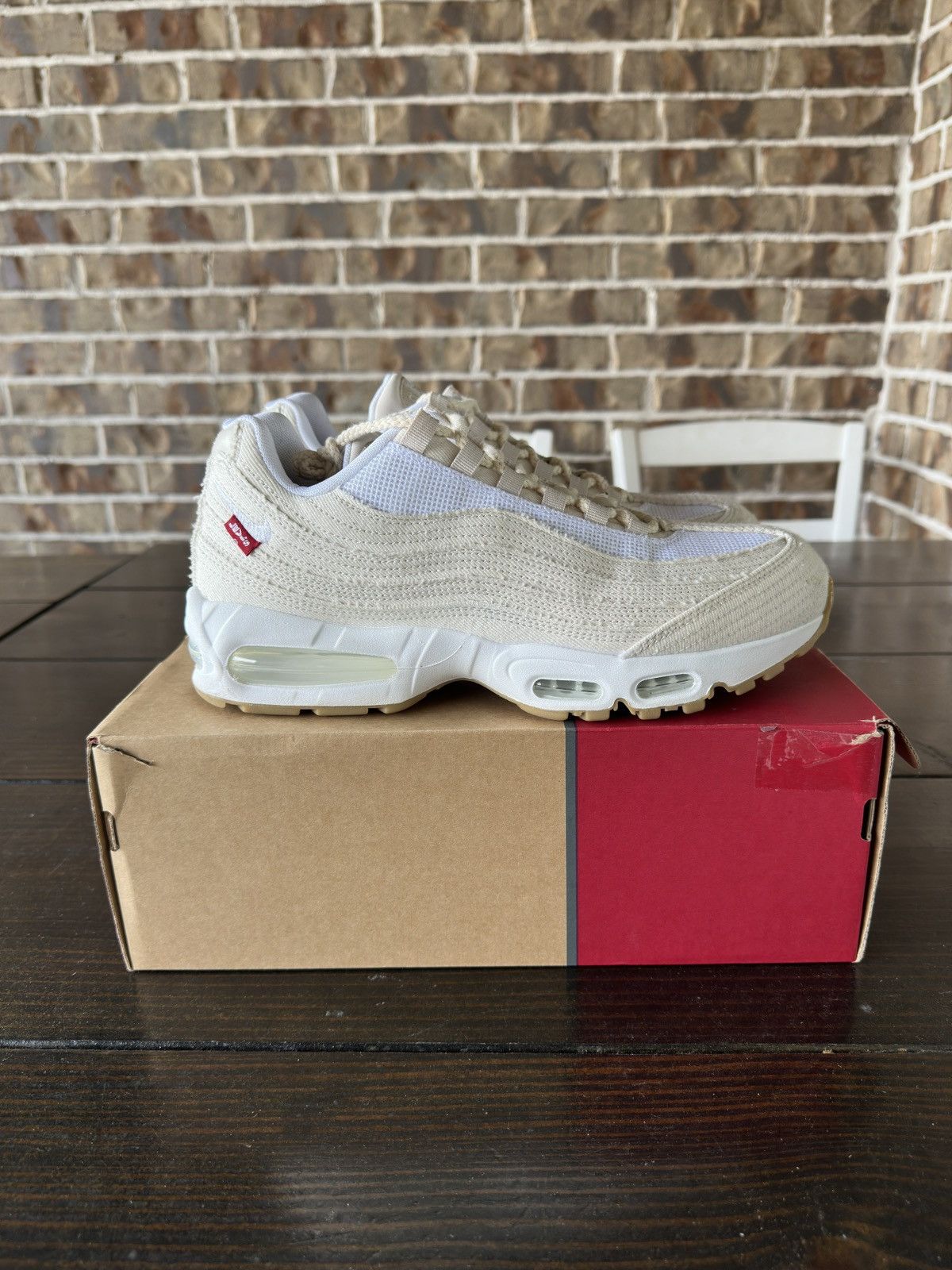 Levi's × Nike Levi’s x Nike Air Max 95 White Size US 10.5 / EU 43-44 - 3 Thumbnail