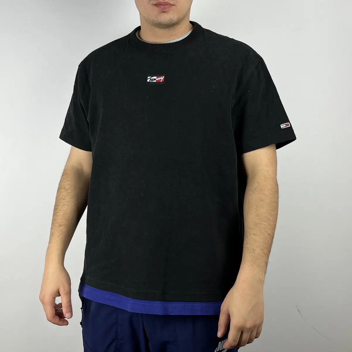 Tommy Hilfiger Tommy Hilfiger Tshirt middle logo double tee size Large Size US L / EU 52-54 / 3 - 1 Thumbnail